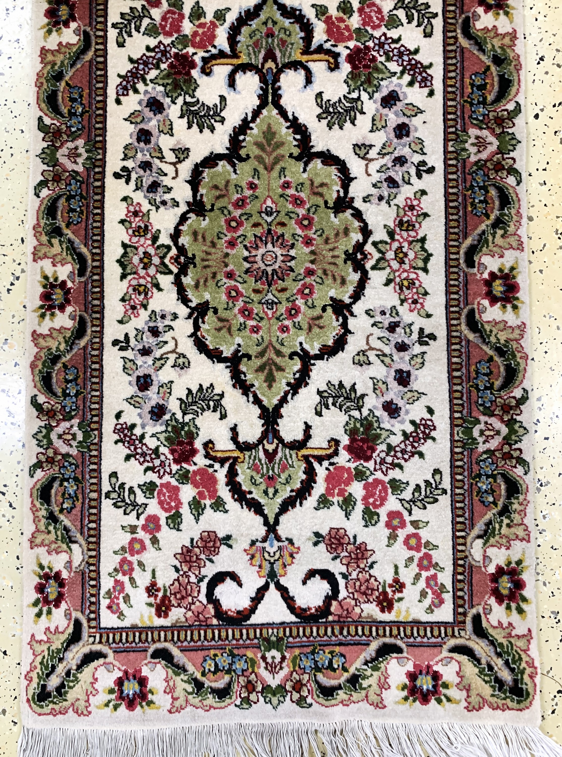 Detail c: Täbriz(40 Raj), Persien, Mitte 20.Jhd, Wolle mit Seide, ca. 400 x 76 cm, EHZ: 2