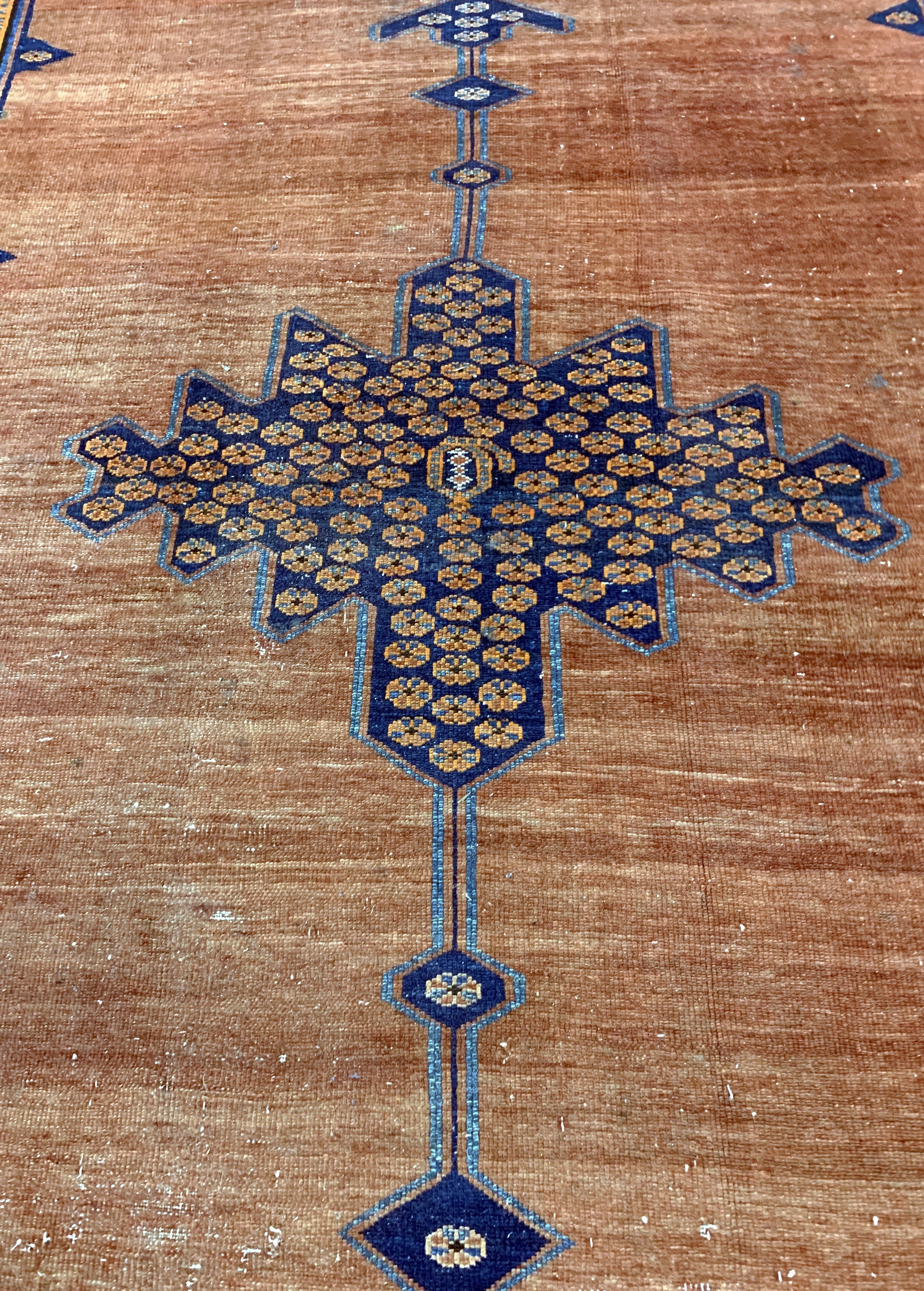 Detail d: Antiker Malayer, Persien, um 1900, Wolle auf Baumwolle, ca. 380 x 200 cm, EHZ: 3-4