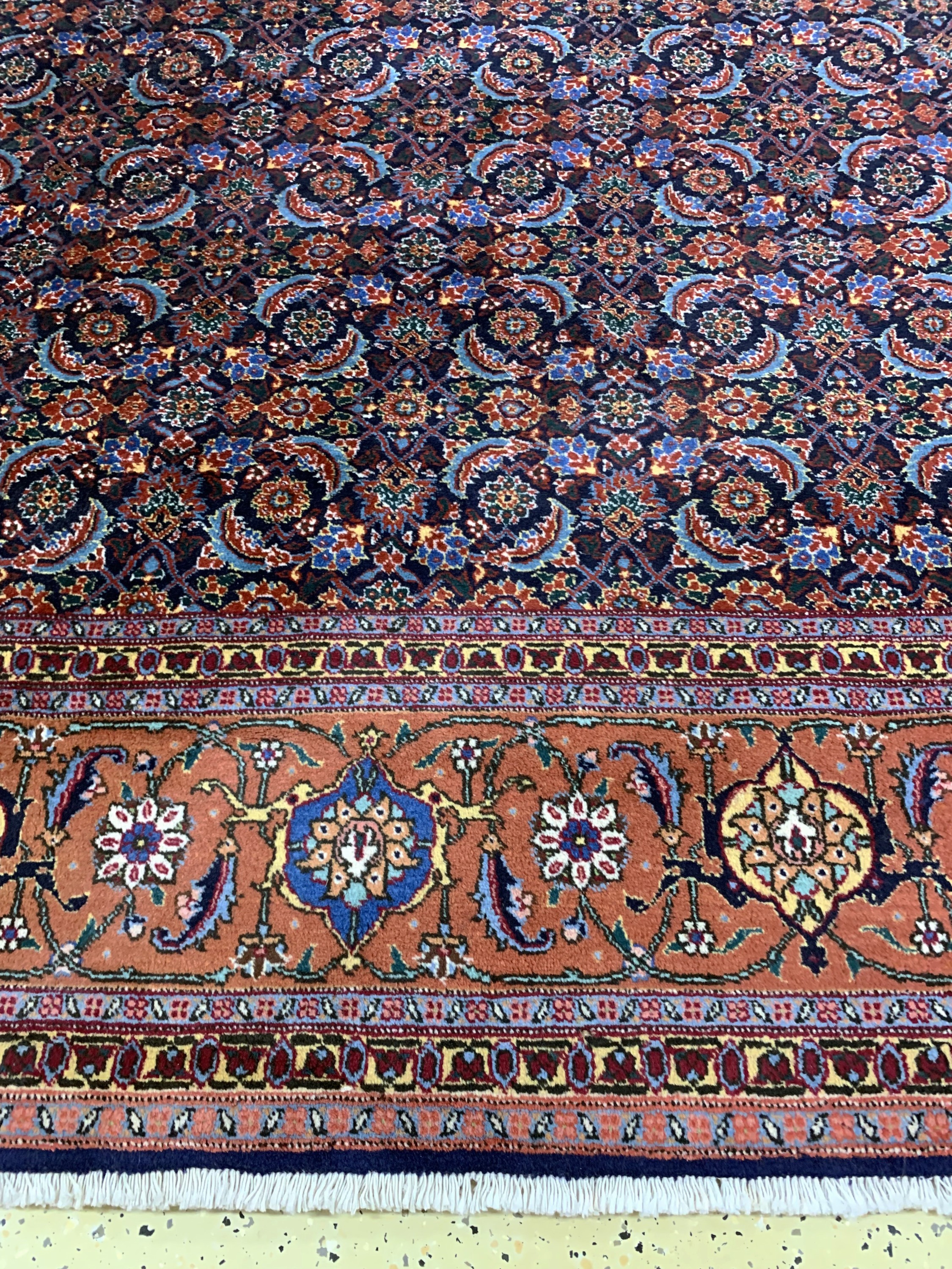Detail a: Täbriz(40 Raj) Persien, signiert"Miri", Mitte 20.Jhd, Korkwolle auf Baumwolle, ca. 335x 243 cm, EHZ: 1-2(gereinigt).