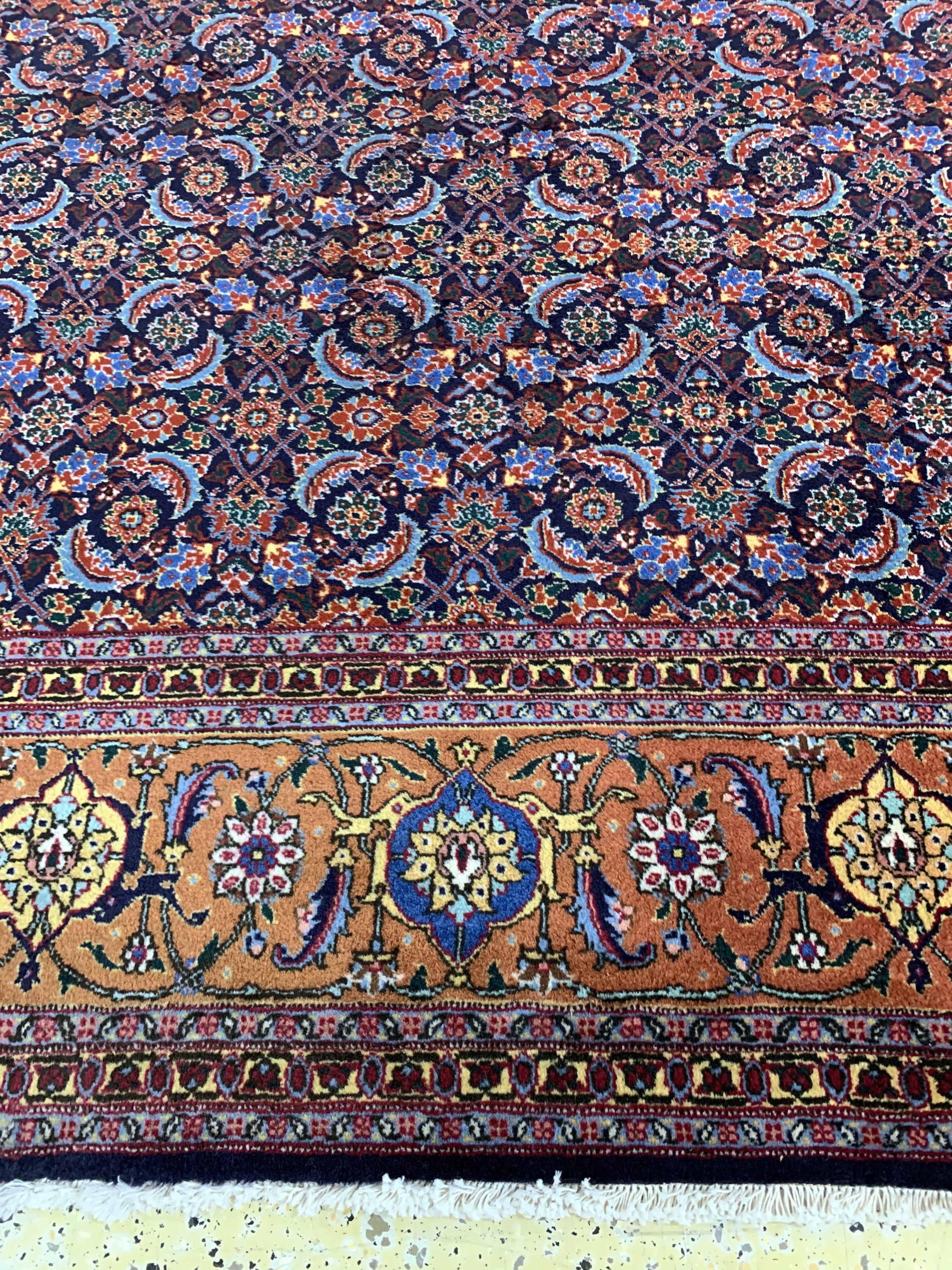 Detail d: Täbriz(40 Raj) Persien, signiert"Miri", Mitte 20.Jhd, Korkwolle auf Baumwolle, ca. 335x 243 cm, EHZ: 1-2(gereinigt).