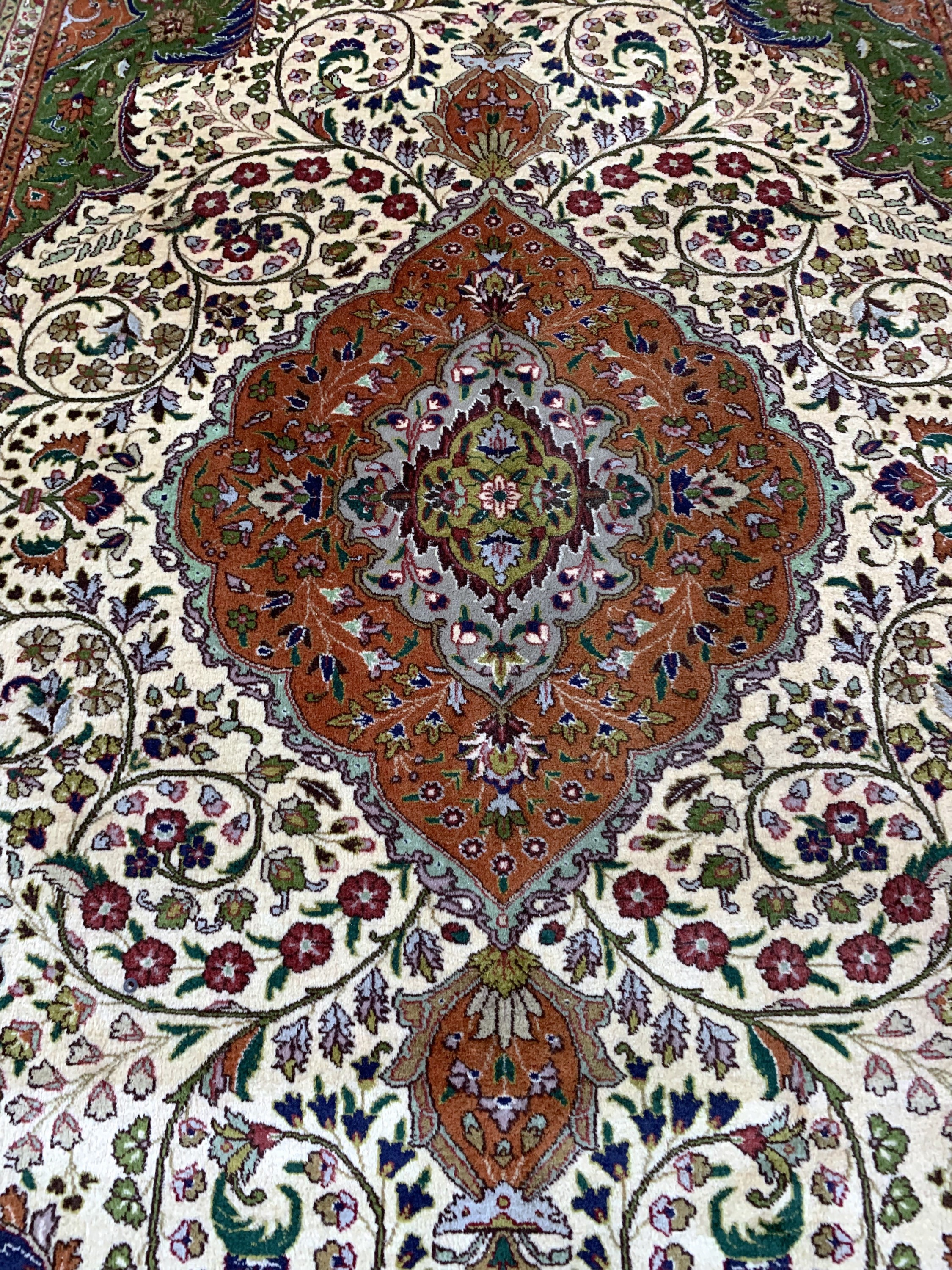 Detail d: Täbriz(40 Raj), Persien, Mitte 20.Jhd, Korkwolle auf Baumwolle, ca. 290 x 196 cm, gereinigt, EHZ: 2