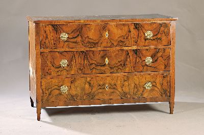 Image 26972405 - Biedermeier Kommode, um 1830, Nußbaumfurnier, z.T. Wurzelnussfurnier, 3 ...