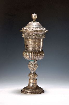 Image 26972409 - Klassizistischer Deckelpokal aus Silber, Niederlande, wohl Amsterdam, um 1794, Silber, ...