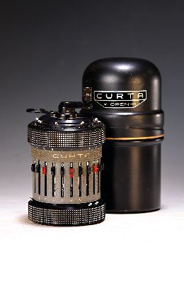 Image 26972420 - Curta-Rechenmaschine, Typ II No. 518877, Curt Herzstark für Contina, Liechtenstein, ...