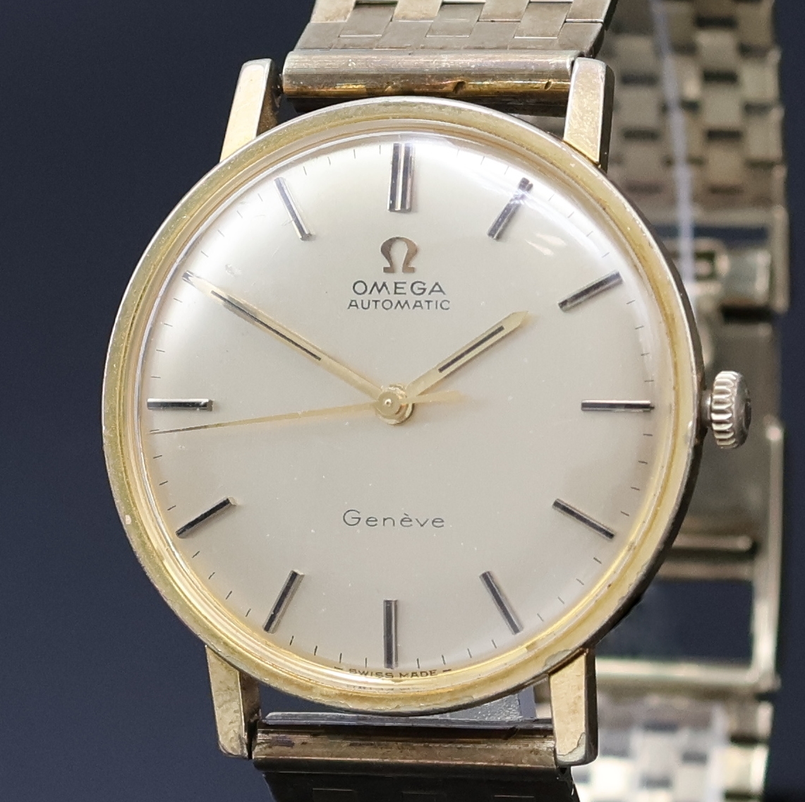 Detail a: Omega Geneve Armbanduhr Referenz 161.009 an GG 333/000 Band, Schweiz um 1968, Automatik, verg. 2-teil. Geh., Edelstahlboden aufgedr., orig. Krone, ...