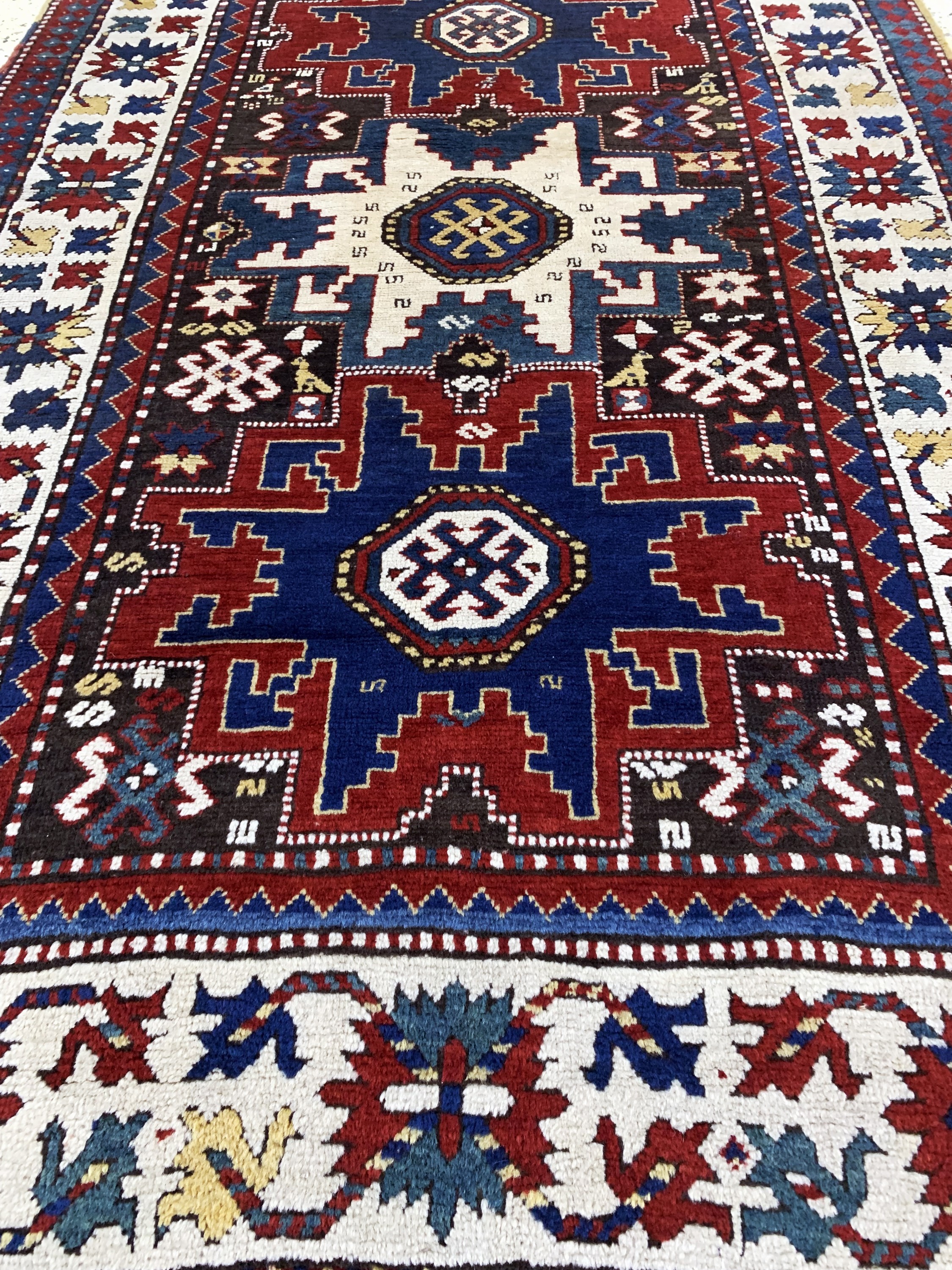 Detail e: Antiker Kazak, Kaukasus, 19.Jhd, Wolle auf Wolle, ca. 240 x 122 cm, EHZ: 2