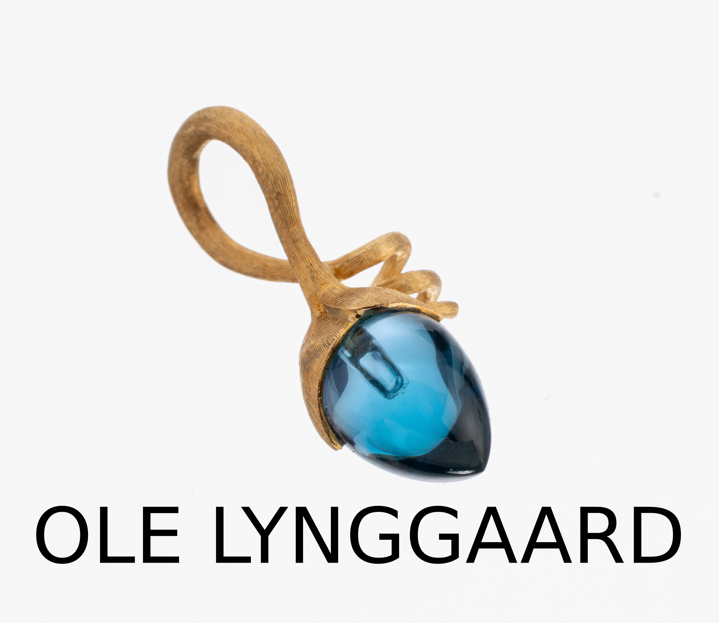 18 kt Gold OLE LYNGGAARD Topas-Anhänger, GG750/000, sat., Modell Lotus Sprout, Entwurf Charlotte Lynggaard, London Blue Blautopas- Tropfen (beh.), ...