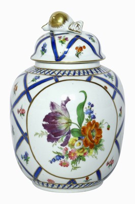Image Deckelvase, Porzellan, dekorative Handmalerei mit bunten Blumenmotiven u. sich ...