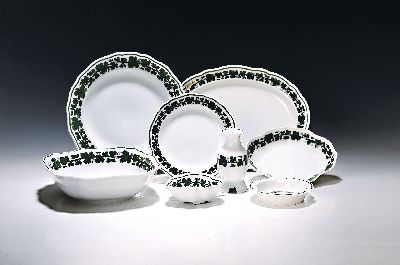 Image 26972666 - Speiseservice voller grüner Weinkranz, Meissen, Pfeiferzeit und später, 1. und ...