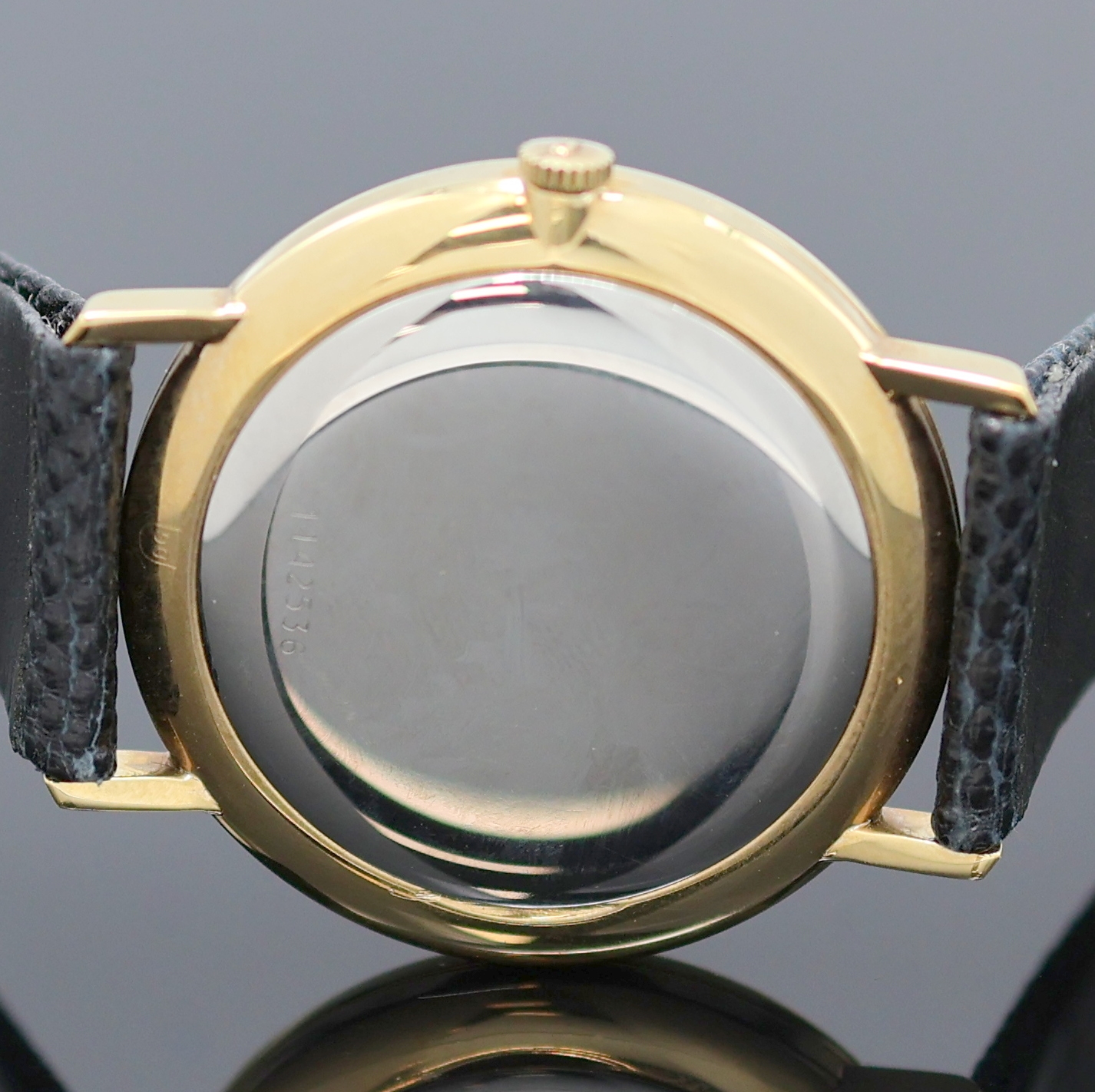 Detail f: JUVENIA nahezu neuwertige Armbanduhr, Handaufzug, Schweiz um 1980, verg. Geh. inkl. orig. Lederband m. orig. Dornschl., Glasrand und Edelstahlboden ...
