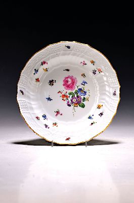 Image 26972704 - Teller Neuer Ausschnitt, Meissen, um 1880, Blumen- und Insektenmalerei alte Manier, ...