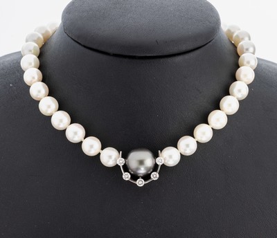 Image 26972718 - Perl-Brillant-Collier mit 18 kt Gold Schließe, WG 750/000, weiße ...