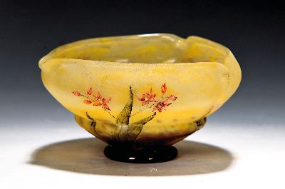 Image 26972738 - Fußvase, Daum Nancy, um 1900, farbloses Schichtglas mit gelben und violetten ...