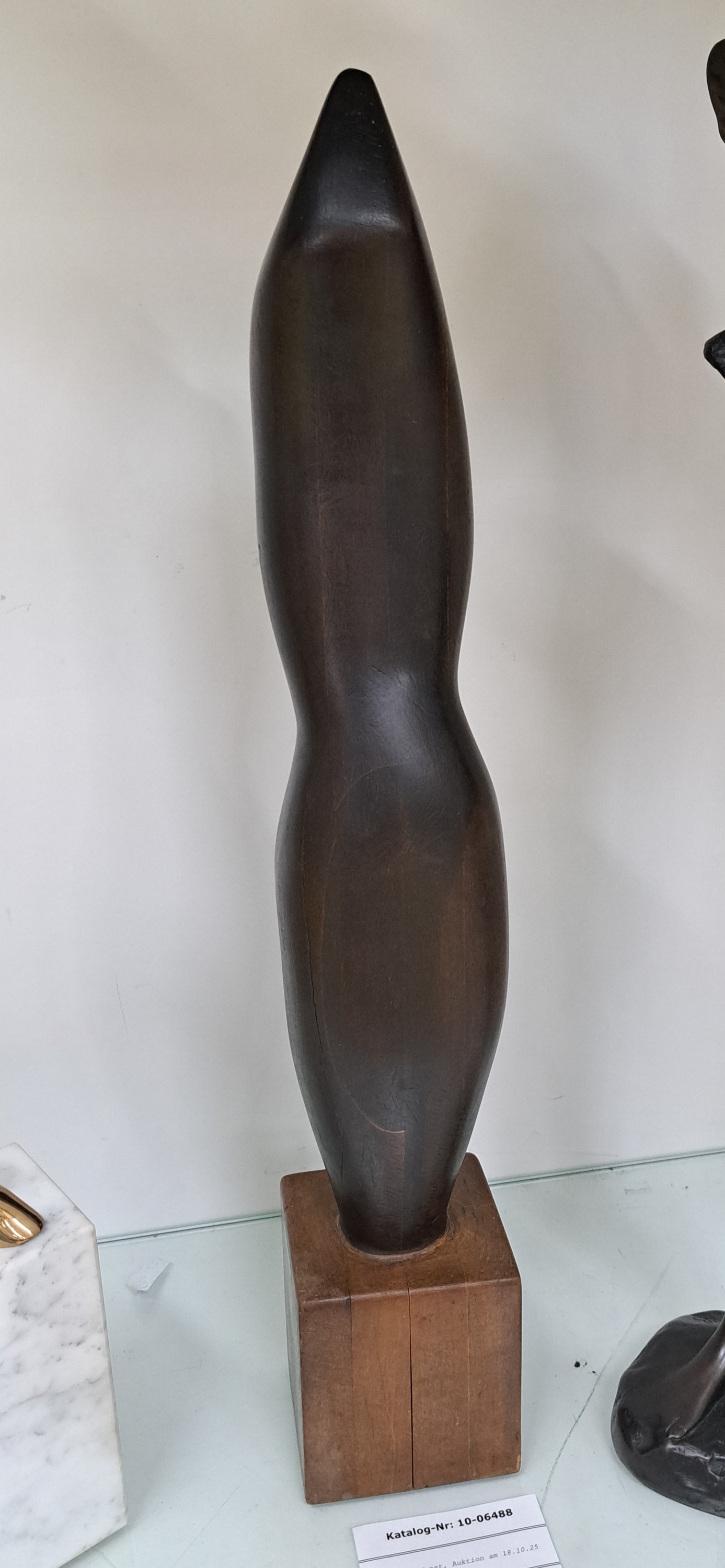 Detail n: Oszkár Varga, ungarischer Bildhauer, 1888 - 1955 Budapest, Studium an der Brüsseler Akademie bei Dubois und Rousseau, Meisterschule von. Ö.Fülöp ...