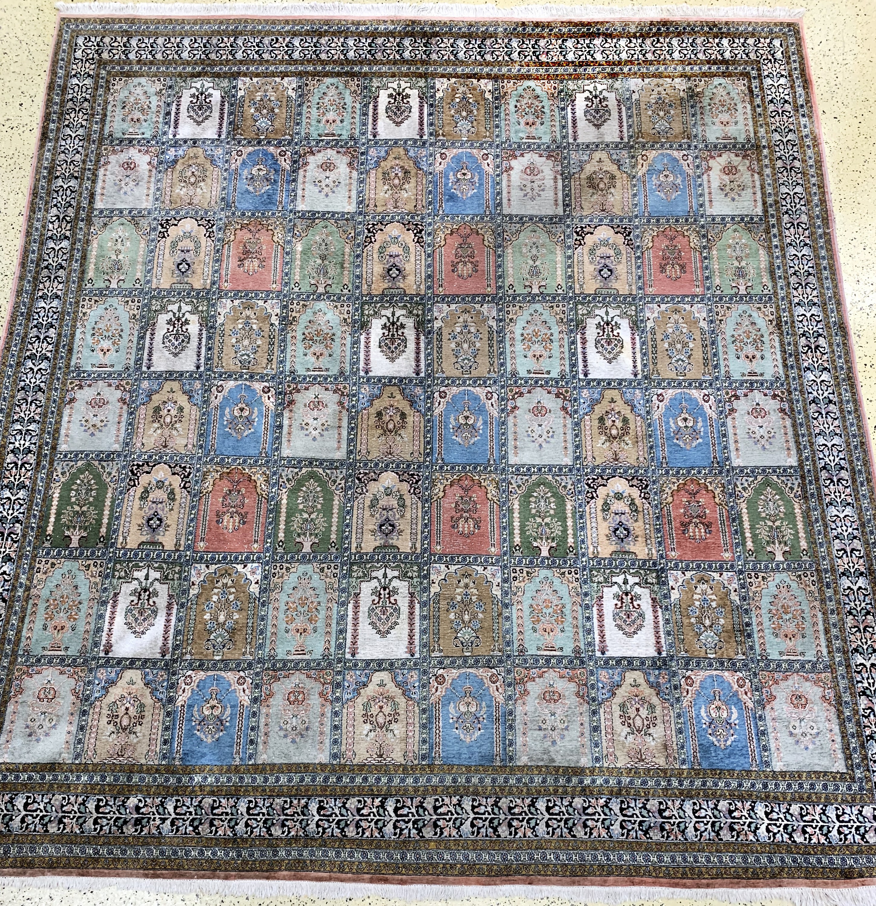 Kaschmir, Indien, Mitte 20.Jhd, merzerisierte Baumwolle, ca. 390 x 355 cm, EHZ: 2-3