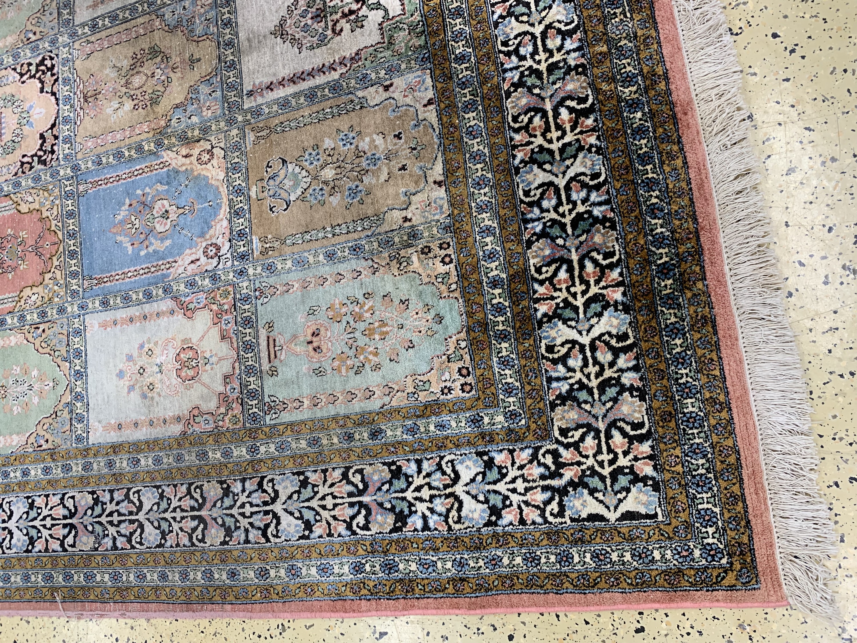 Detail g: Kaschmir, Indien, Mitte 20.Jhd, merzerisierte Baumwolle, ca. 390 x 355 cm, EHZ: 2-3