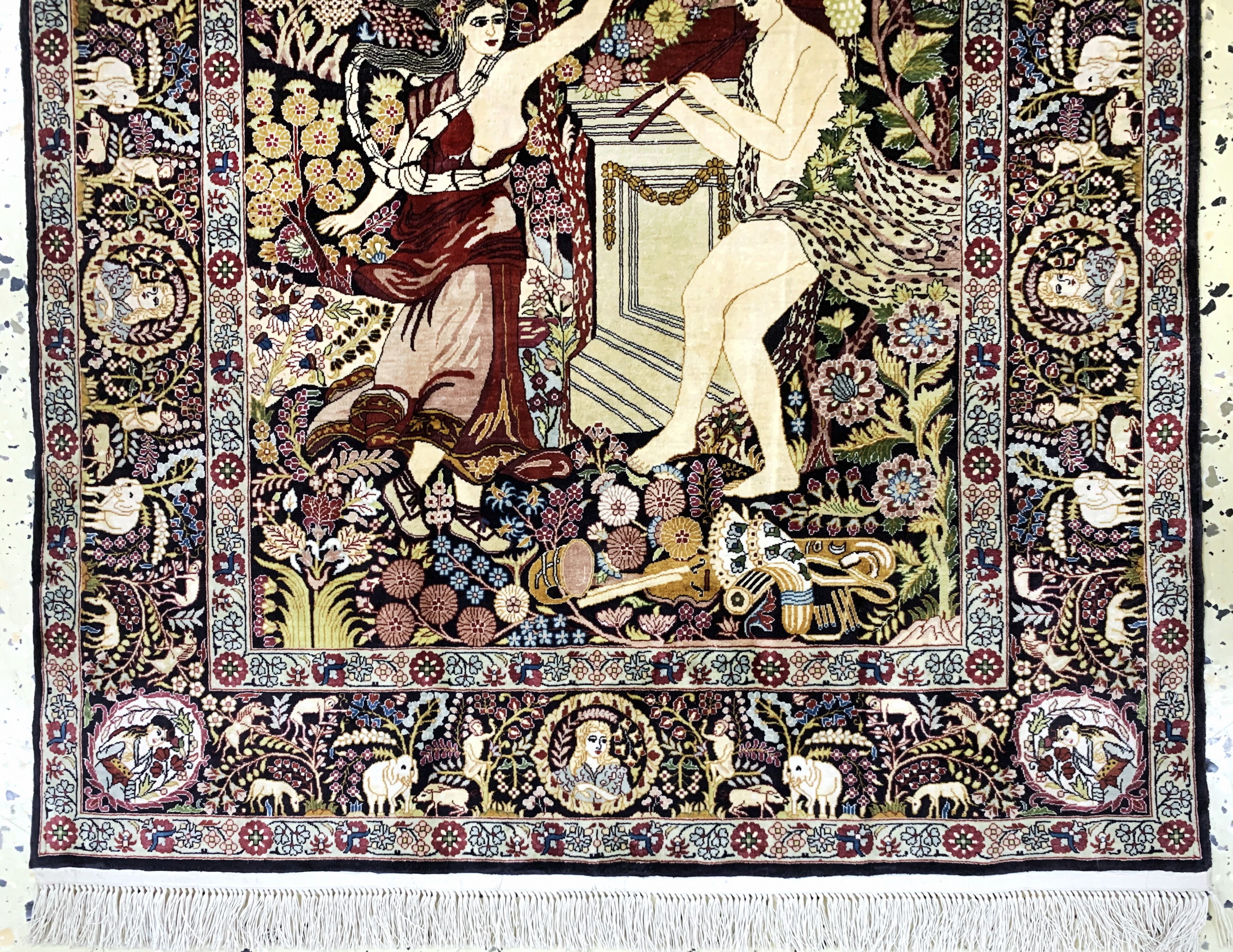 Detail b: Hereke Seide Sehr fein, China, Mitte 20.Jhd, reine Naturseide, ca. 92 x 62 cm, ca. 2,5 Mio. Kn/qm, nahezu neuwertig.