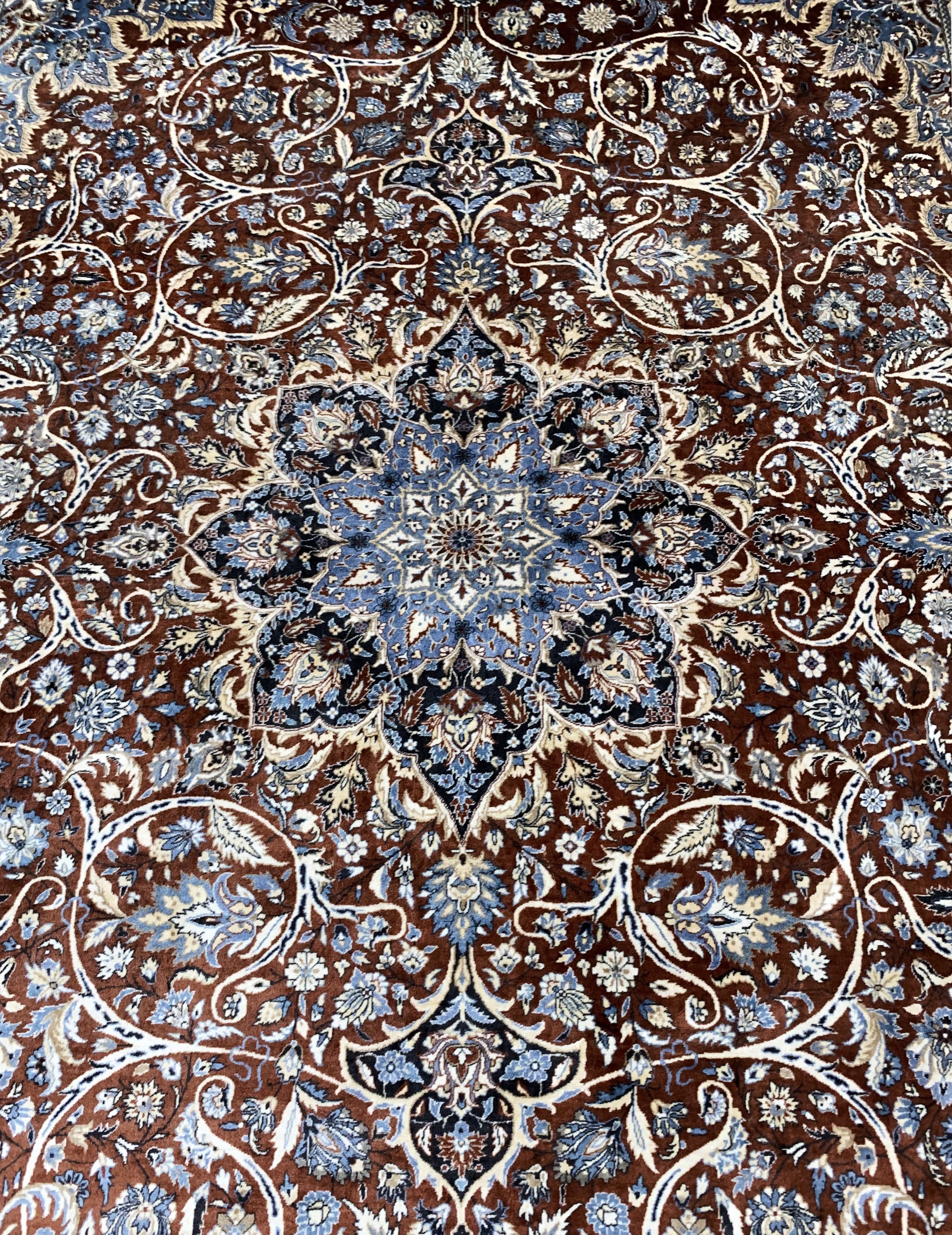 Detail d: Hereke Seide Sehr fein, China, Mitte 20.Jhd, reine Naturseide, ca. 184 x 122 cm, ca. 1,4 Mio. Kn/qm, nahezu neuwertig.