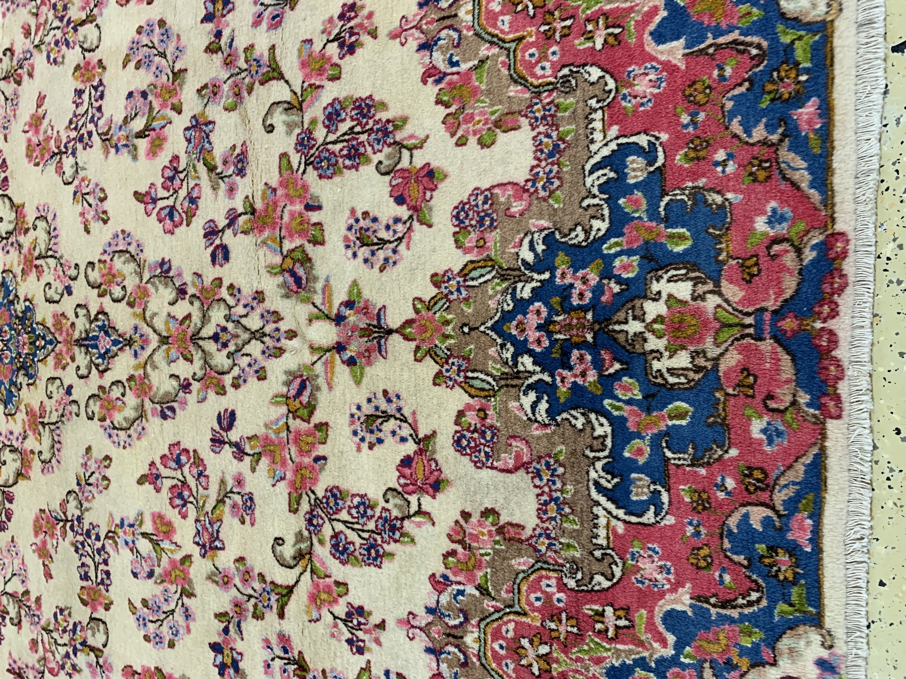 Detail b: Kerman alt, Persien, Mitte 20.Jhd, Wolle auf Baumwolle, ca. 346 x 263 cm, EHZ: 2