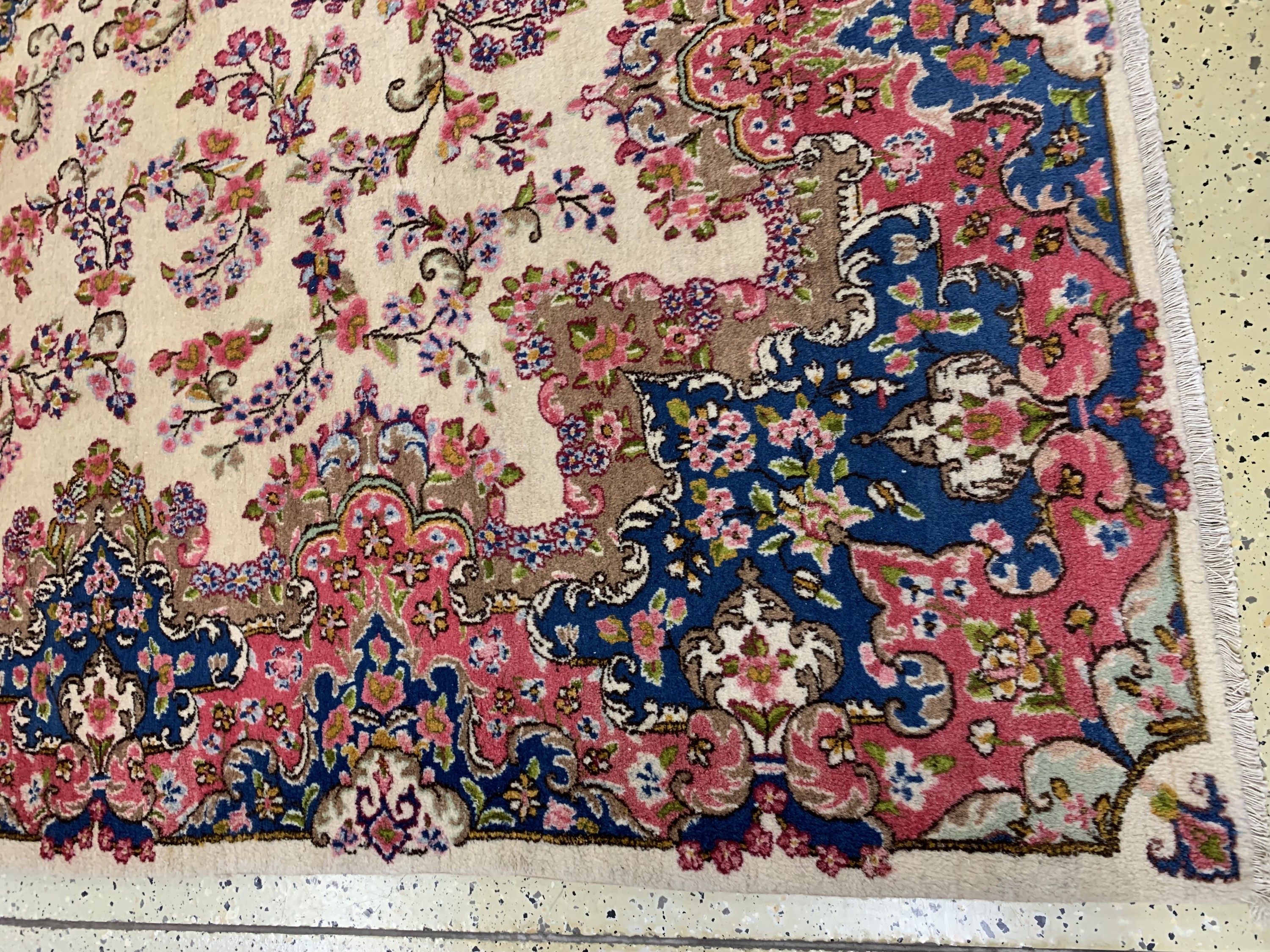 Detail c: Kerman alt, Persien, Mitte 20.Jhd, Wolle auf Baumwolle, ca. 346 x 263 cm, EHZ: 2