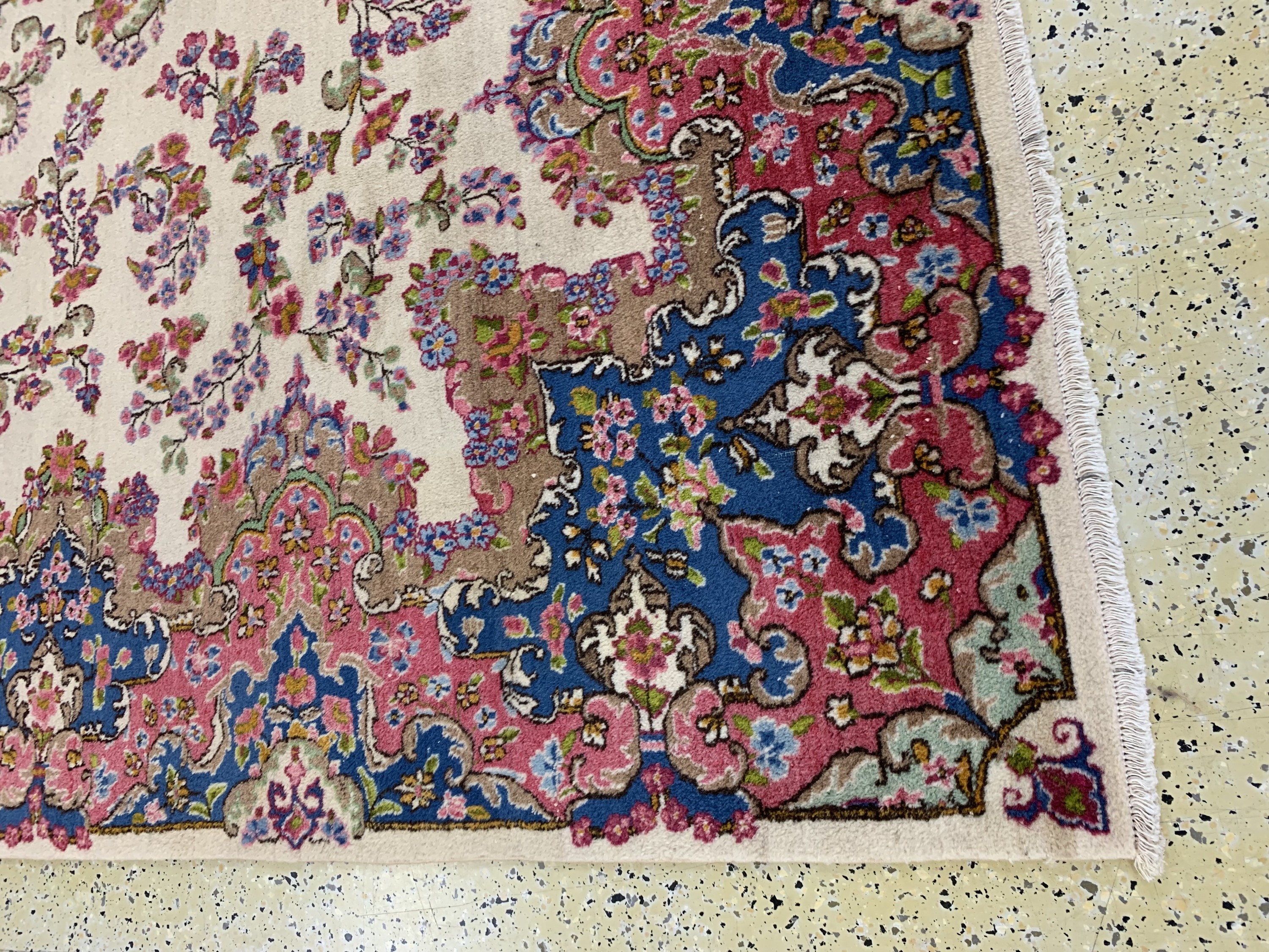 Detail e: Kerman alt, Persien, Mitte 20.Jhd, Wolle auf Baumwolle, ca. 346 x 263 cm, EHZ: 2