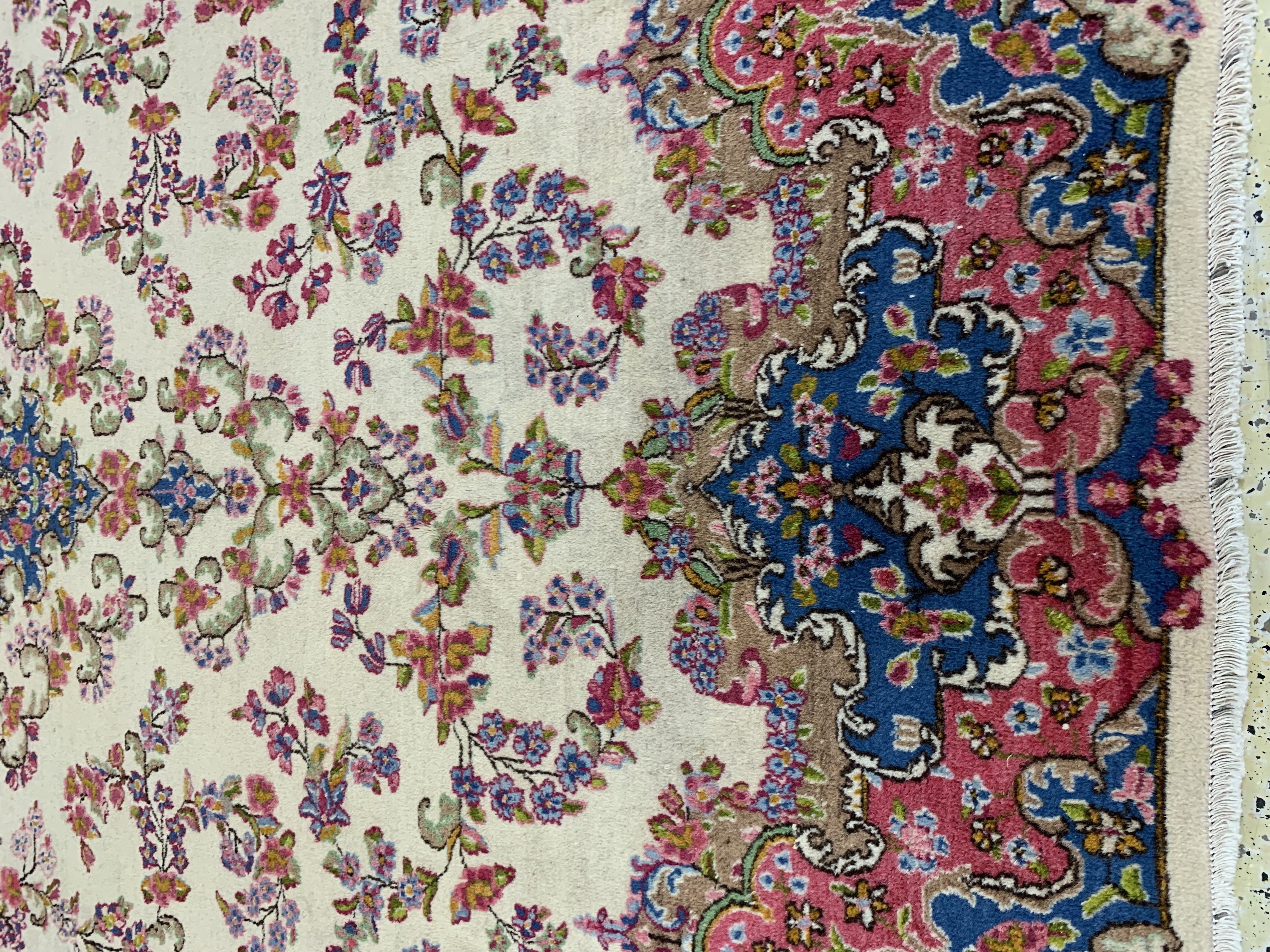 Detail f: Kerman alt, Persien, Mitte 20.Jhd, Wolle auf Baumwolle, ca. 346 x 263 cm, EHZ: 2