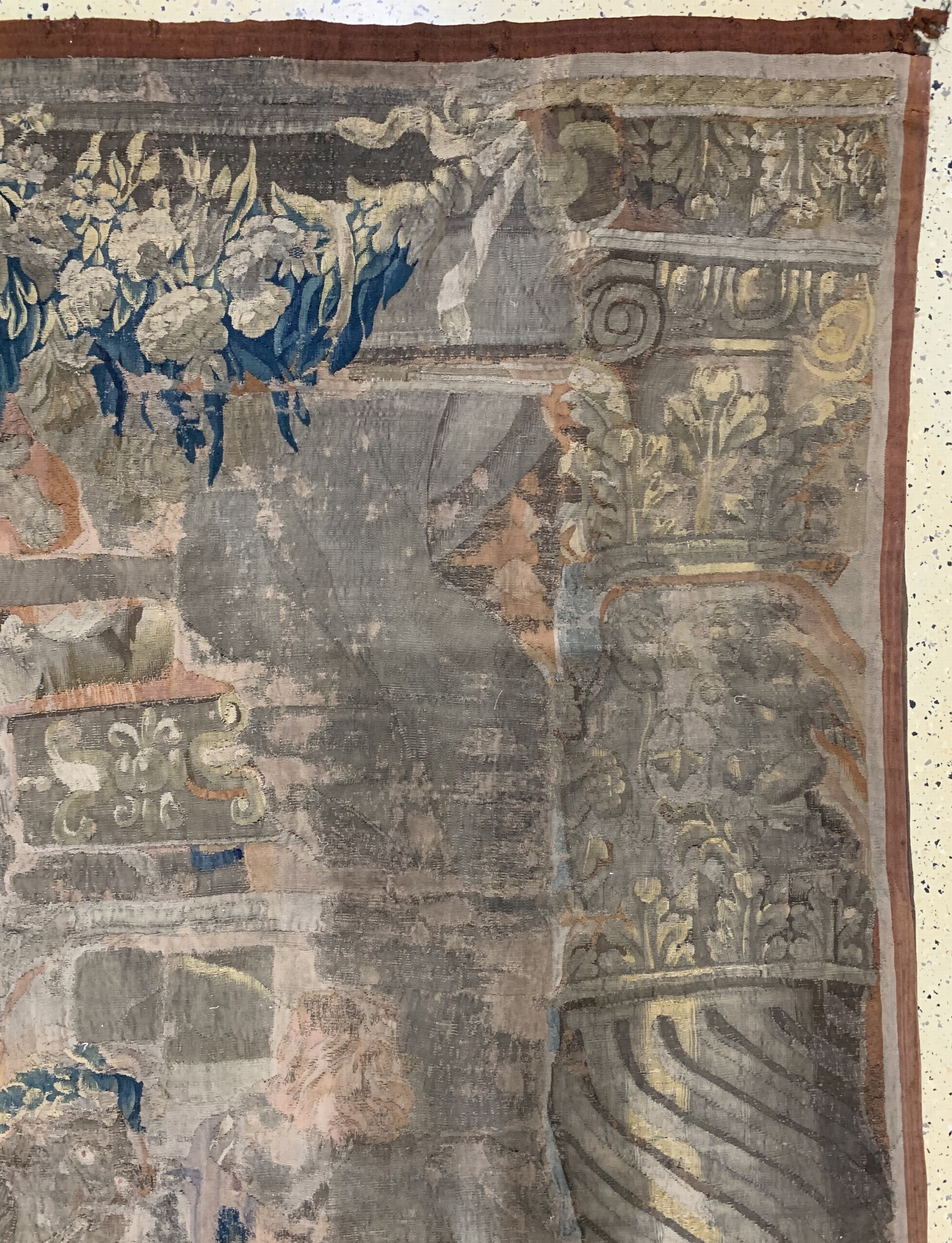 Detail a: Tapisseri antik, Flandern, 18.Jhd, Wolle mit Seide auf Baumwolle , ca. 410 x 320 cm, EHZ: 3(mehrere Restaurierungen).