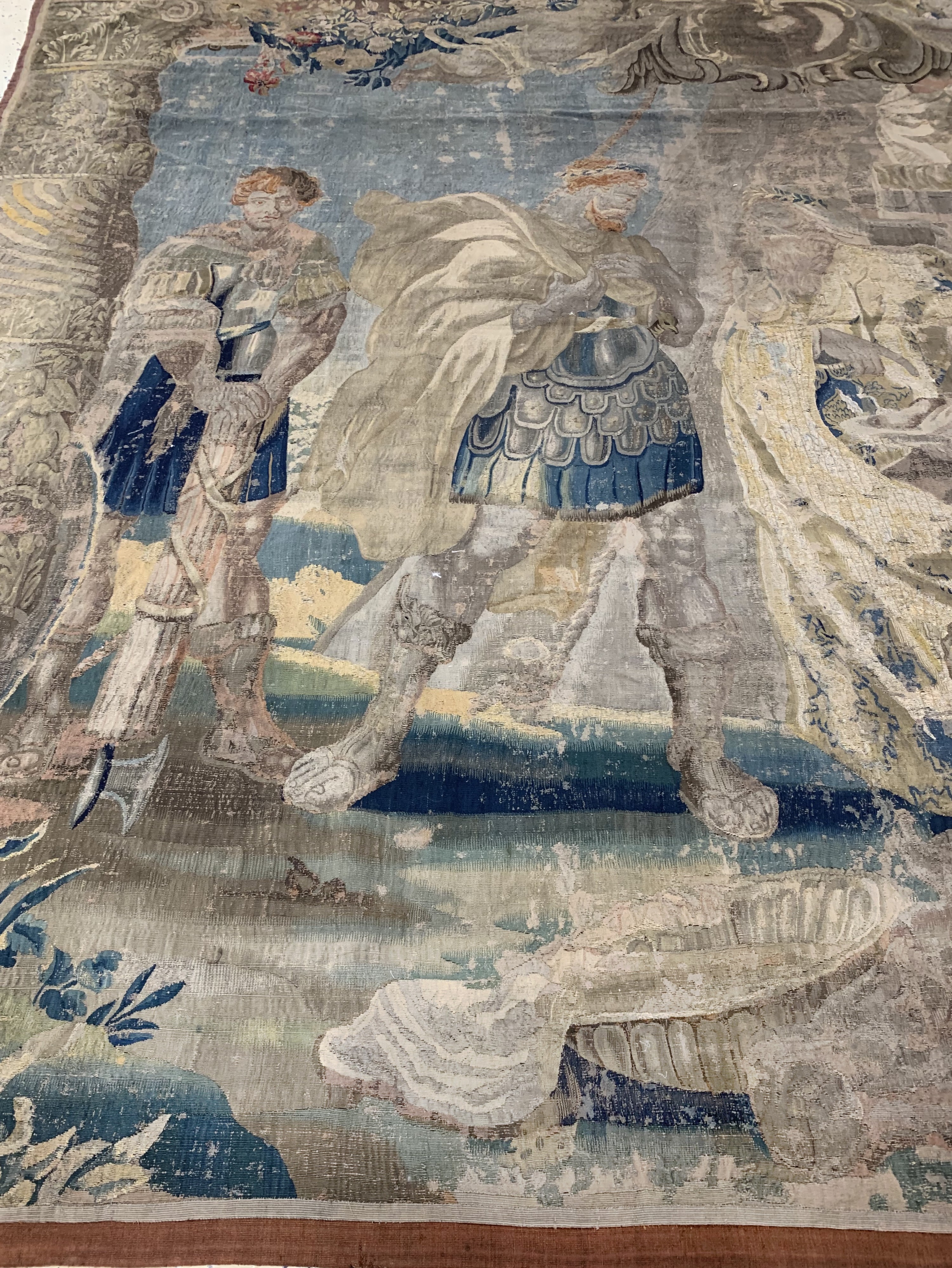 Detail d: Tapisseri antik, Flandern, 18.Jhd, Wolle mit Seide auf Baumwolle , ca. 410 x 320 cm, EHZ: 3(mehrere Restaurierungen).