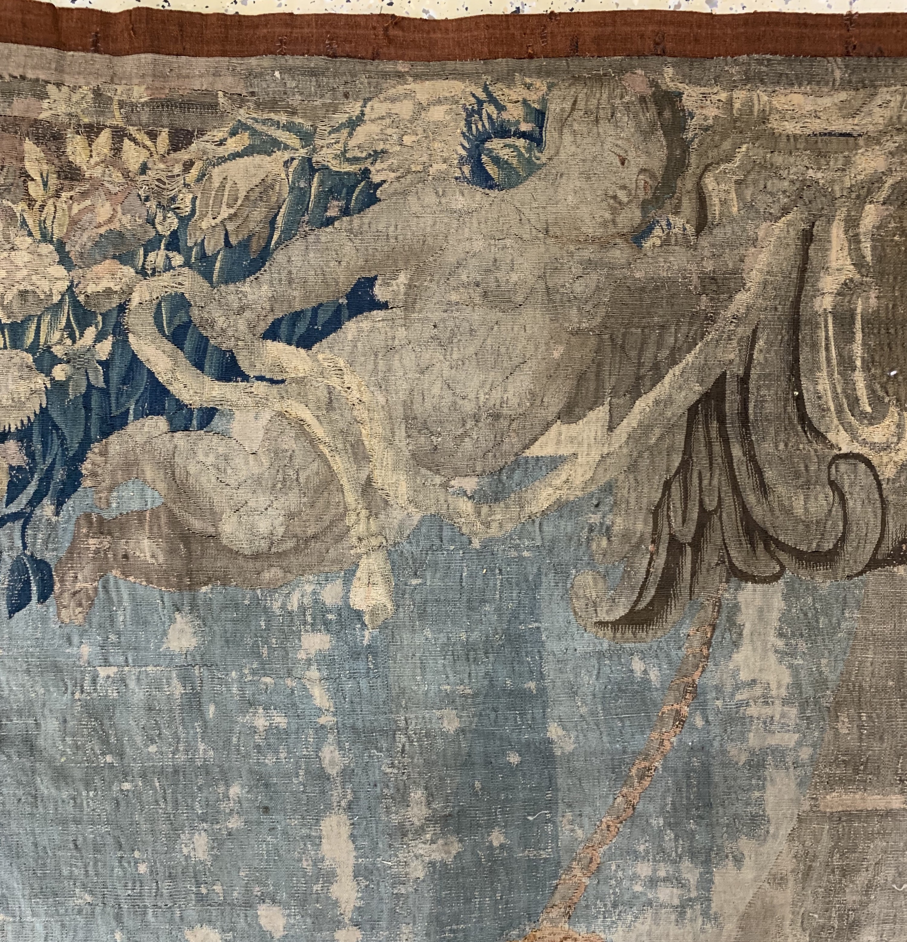 Detail i: Tapisseri antik, Flandern, 18.Jhd, Wolle mit Seide auf Baumwolle , ca. 410 x 320 cm, EHZ: 3(mehrere Restaurierungen).