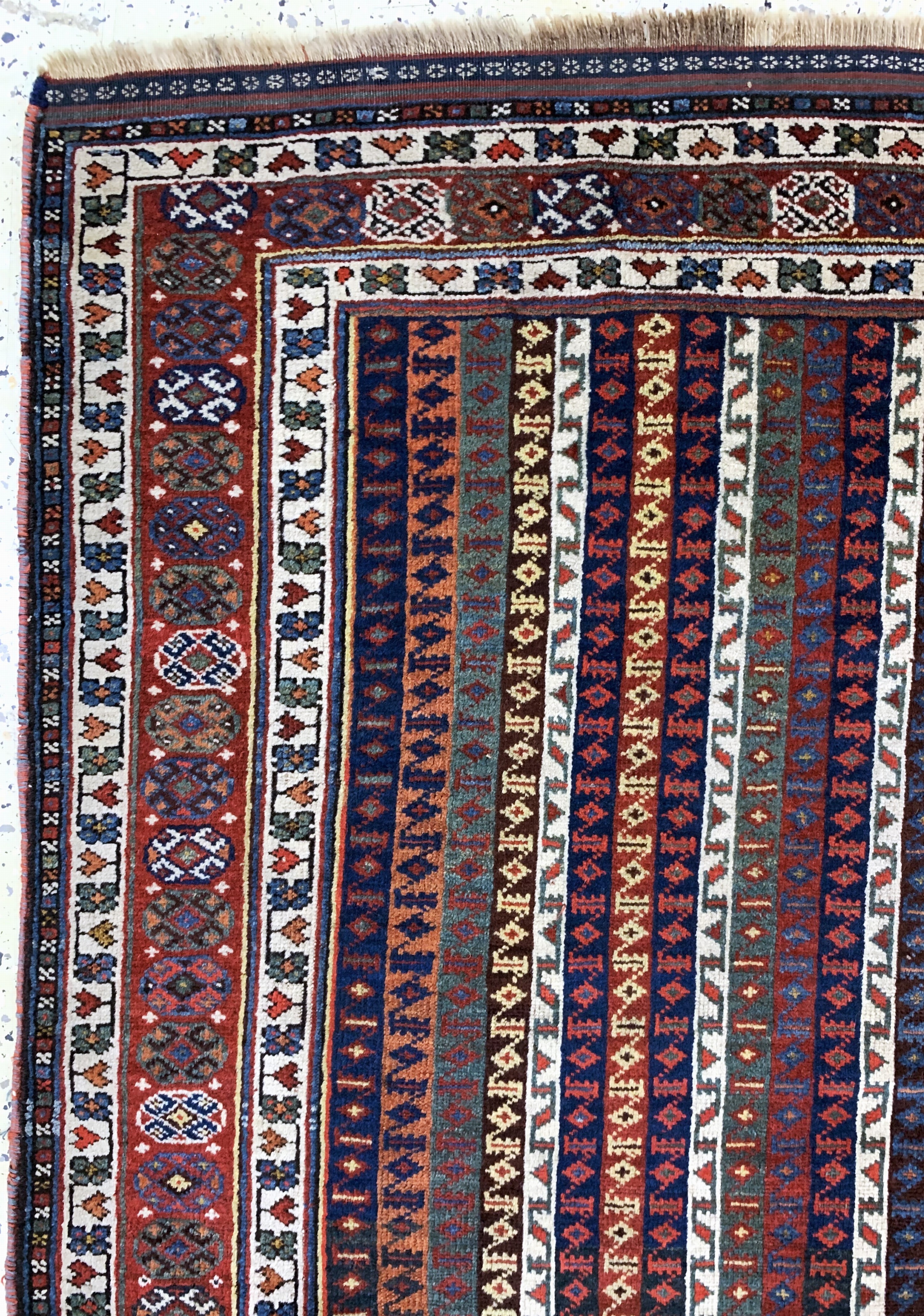 Detail e: Ghaschgai fein"Moharamat", Persien, 19.Jhd,Wolle auf Wolle, ca. 300 x 160 cm, EHZ: 2-3, (kleine restaurierungen)