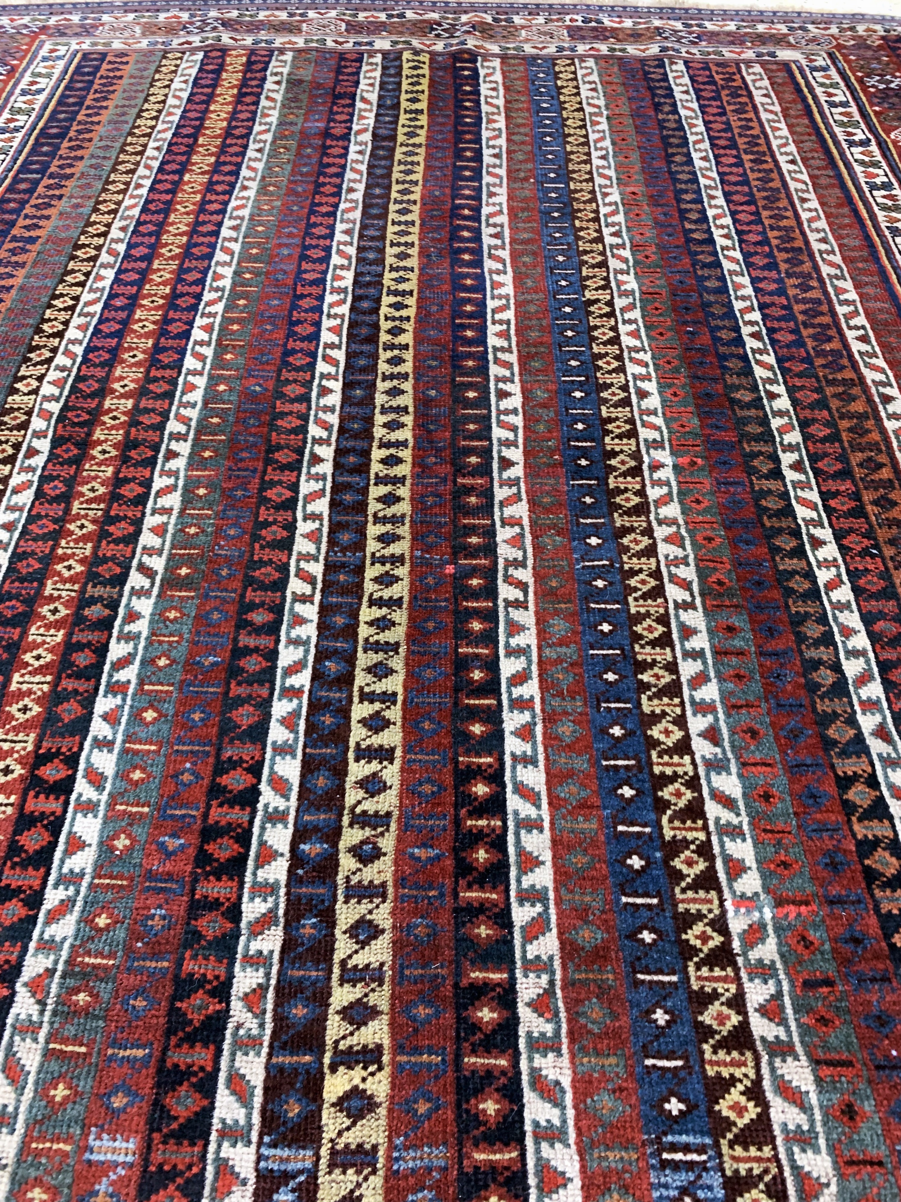 Detail g: Ghaschgai fein"Moharamat", Persien, 19.Jhd,Wolle auf Wolle, ca. 300 x 160 cm, EHZ: 2-3, (kleine restaurierungen)