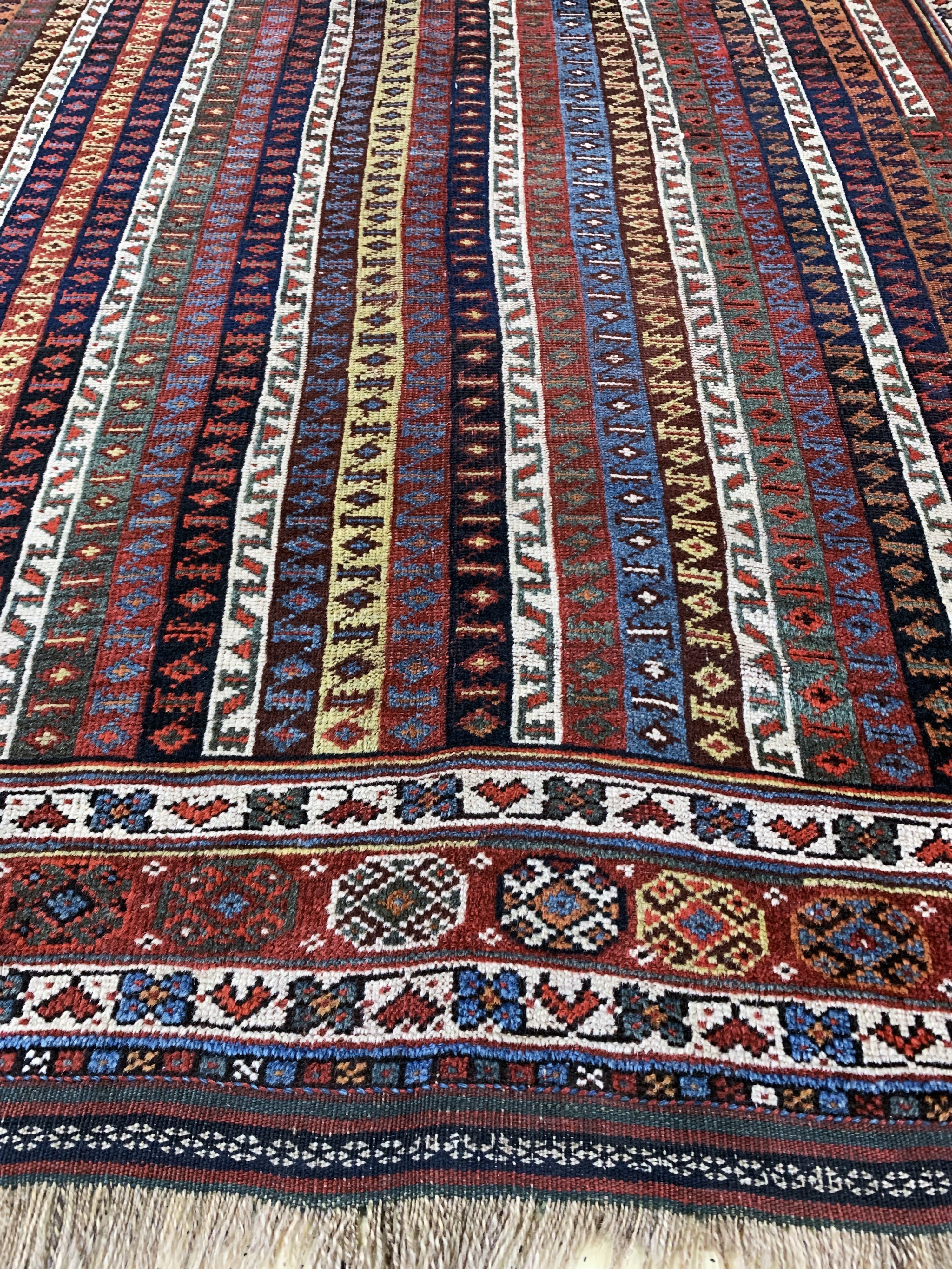 Detail h: Ghaschgai fein"Moharamat", Persien, 19.Jhd,Wolle auf Wolle, ca. 300 x 160 cm, EHZ: 2-3, (kleine restaurierungen)