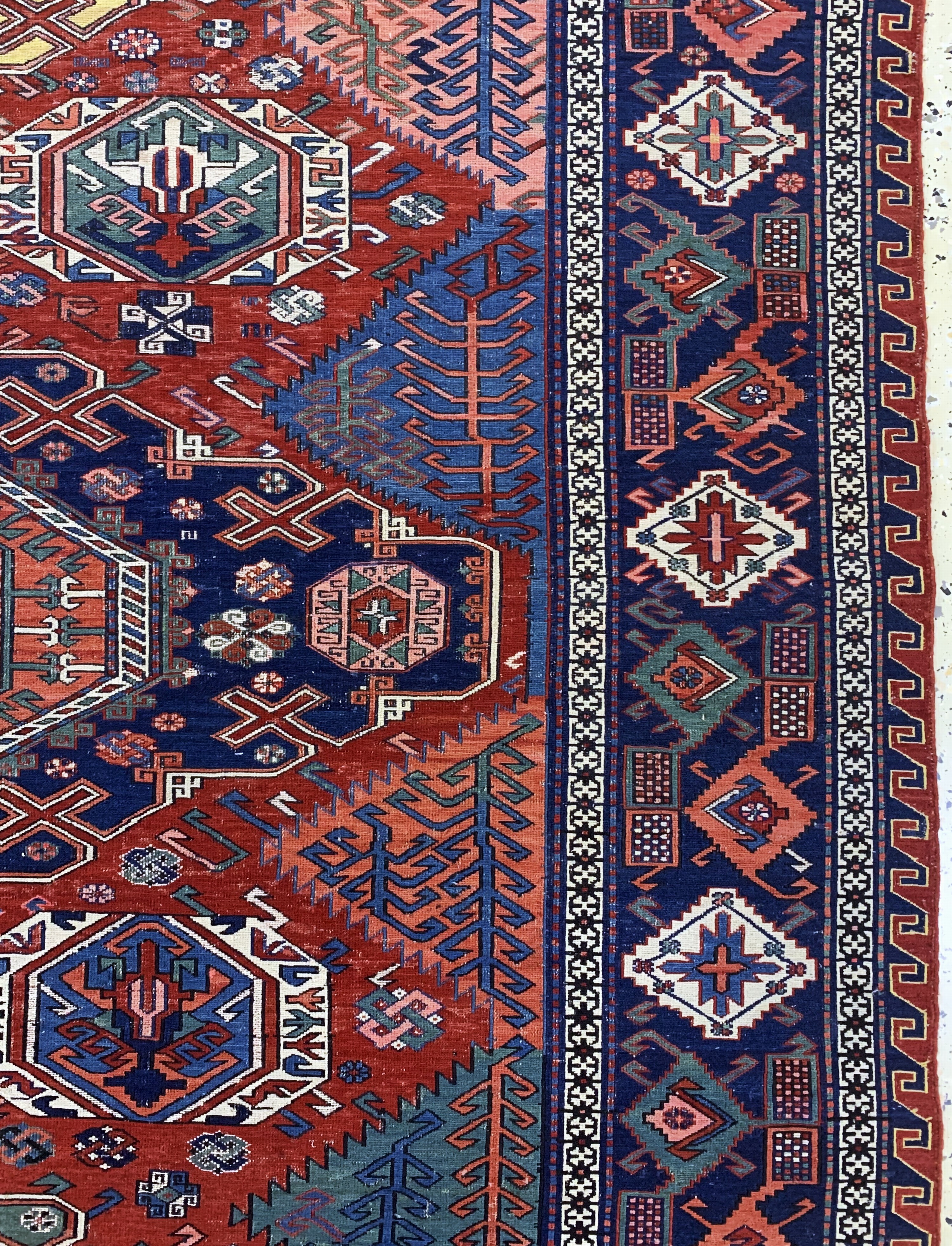 Detail e: Sumakh antik, Kaukasus, um 1900, Wolle auf Wolle, ca. 291 x 224 cm, EHZ: 2