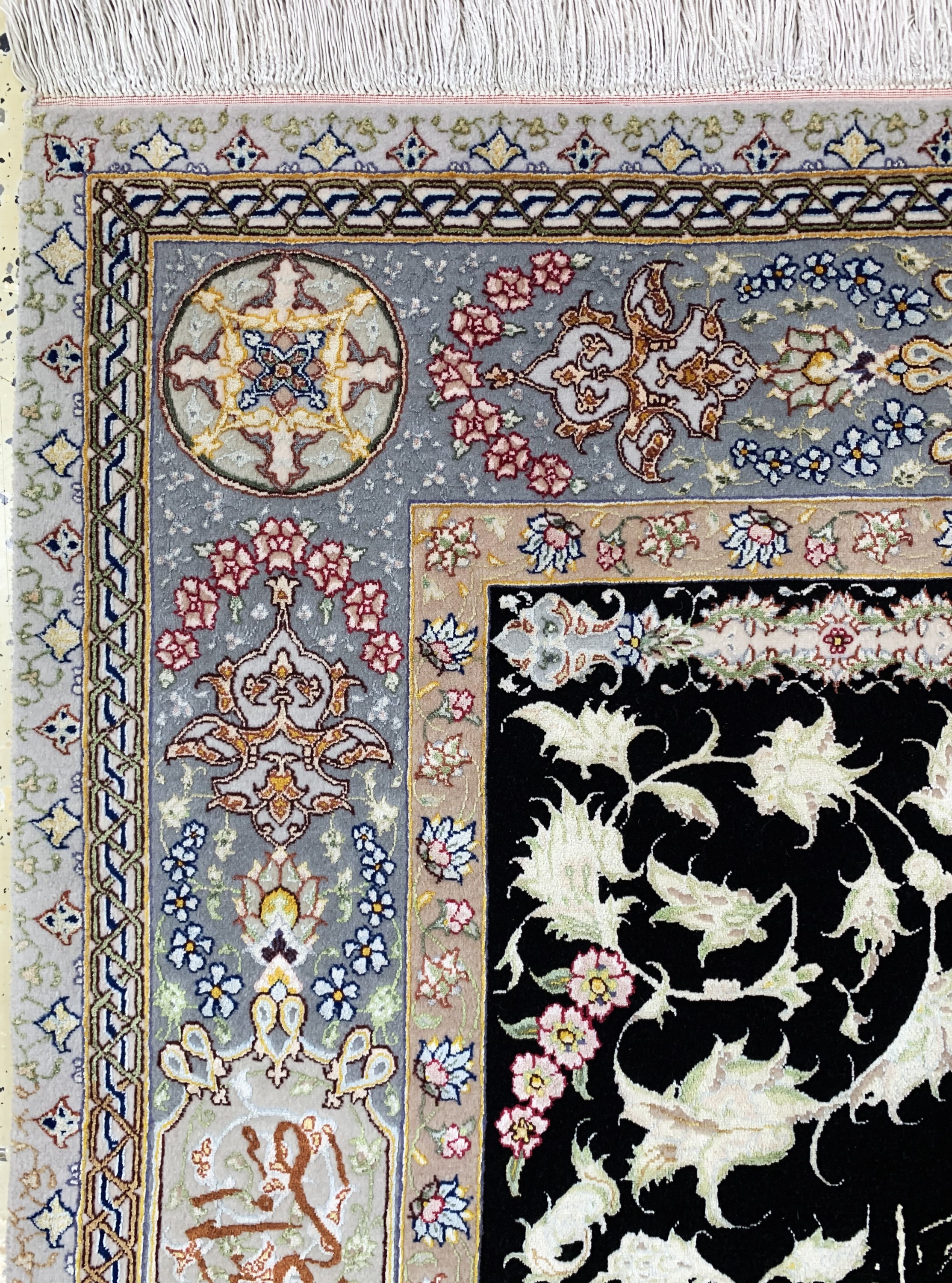 Detail c: Täbriz fein(60 Raj) Persien, "Surah Al-Baqarah", Ende 20.Jhd, Korkwolle mit und auf Seide, ca. 215 x 160 cm, ca. 650.000 Kn/qm,(nahezu ...