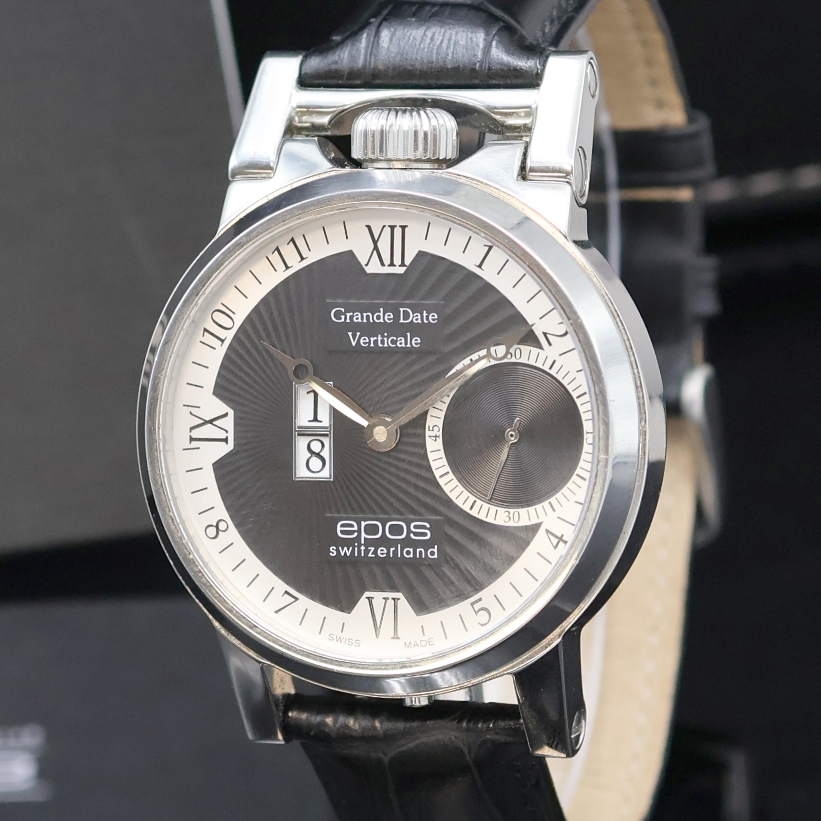 Detail a: EPOS Vertical BD Herrenarmbanduhr Referenz 3383C, Schweiz lt. beil. Pap. verk. 09/2015, Handaufzug, Edelstahlgeh., beids. Saphirvergl., Boden ...