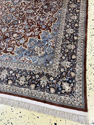 26972918a - Hereke Seide Sehr fein, China, Mitte 20.Jhd, reine Naturseide, ca. 184 x 122 cm, ca. ...