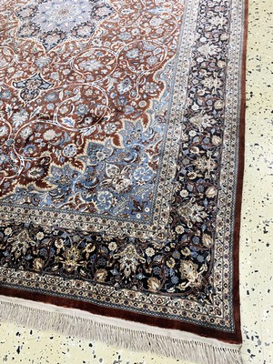 26972918e - Hereke Seide Sehr fein, China, Mitte 20.Jhd, reine Naturseide, ca. 184 x 122 cm, ca. ...