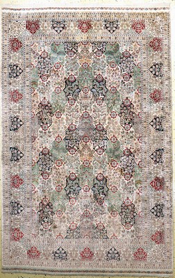 Image 26972919 - Nain Seide fein, China, Mitte 20.Jhd, reineNaturseide, ca. 285 x 185 cm, ...