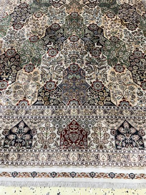 26972919b - Nain Seide fein, China, Mitte 20.Jhd, reineNaturseide, ca. 285 x 185 cm, ...