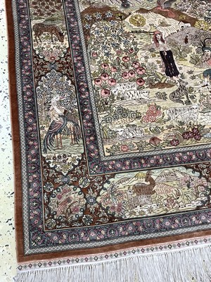 26972922c - Hereke Seide fein, China, Mitte 20.JHd, reine Naturseide, ca. 248 x 158 cm, ca. 1,0 ...