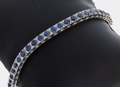 Image 26973341 - 18 kt Gold Saphir-Linienarmband, WG 750/000, 45 rundfacett. Saphire zus. ca. 6.5 ct, L. ...