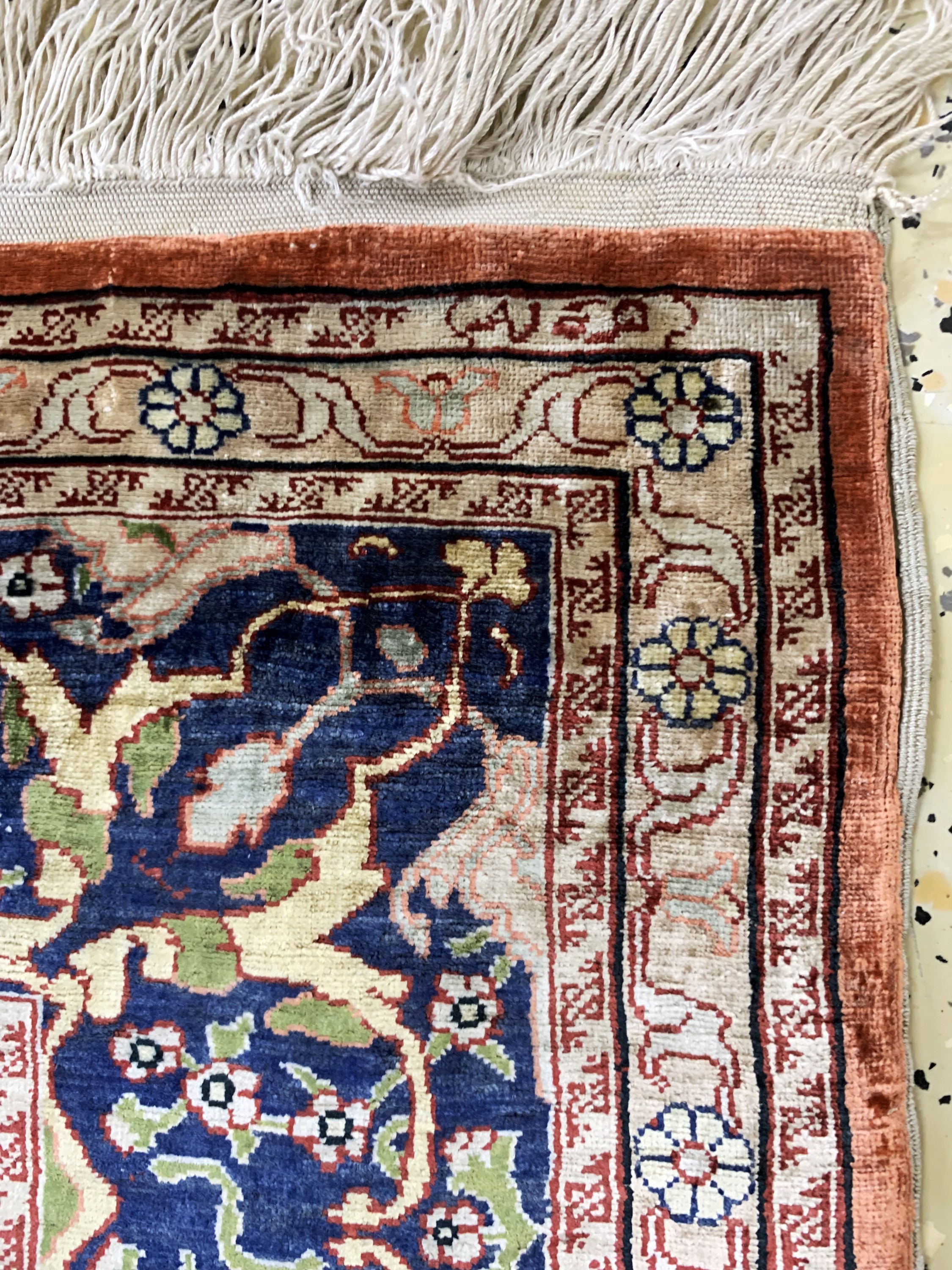 Detail d: Hereke Seide fein"Saf", Türkei, signert, Mitte 20.Jhd, reine Naturseide, Metallbroschiert, ca. 140 x 82 cm, ca. 1 Mio Kn/qm, EHZ: 1-2