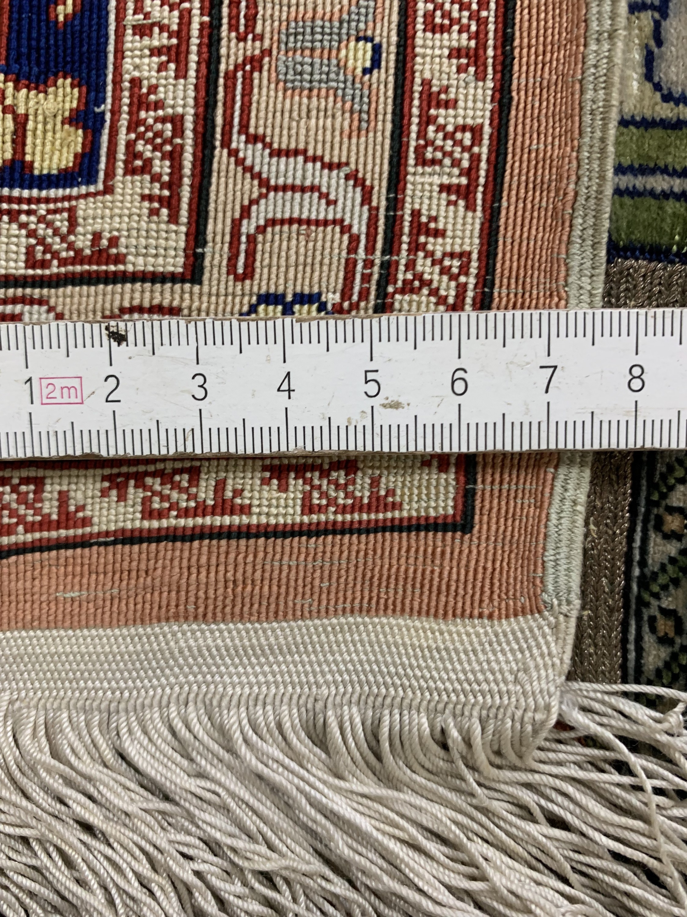Detail f: Hereke Seide fein"Saf", Türkei, signert, Mitte 20.Jhd, reine Naturseide, Metallbroschiert, ca. 140 x 82 cm, ca. 1 Mio Kn/qm, EHZ: 1-2