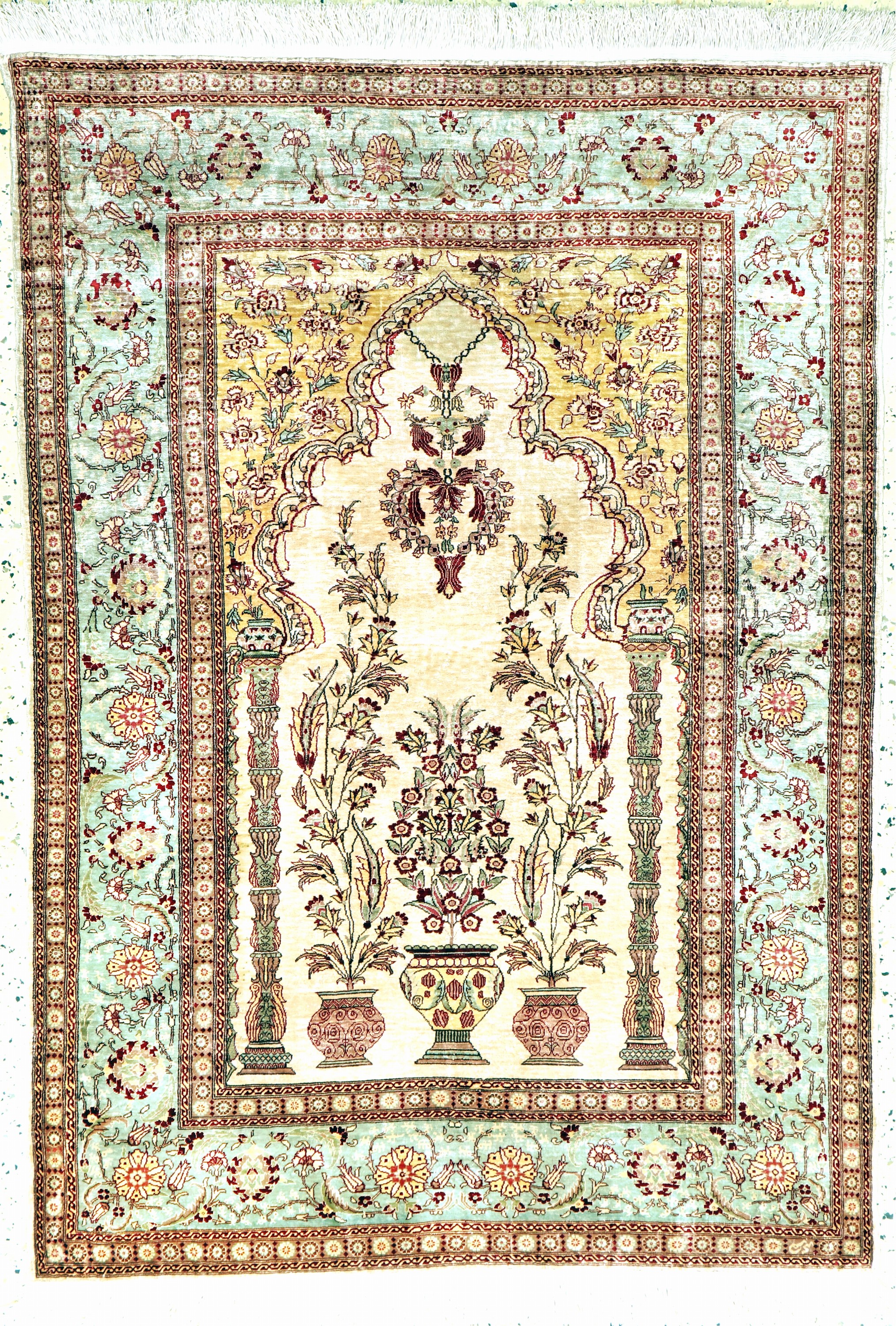 Hereke Seide Sehr fein, Türkei, signiert, Mitte 20.Jhd, reine Naturseide, Metallbroschiert, ca. 137 x 100 cm, ca. 1,2 Mio Kn/qm, EHZ: 1-2