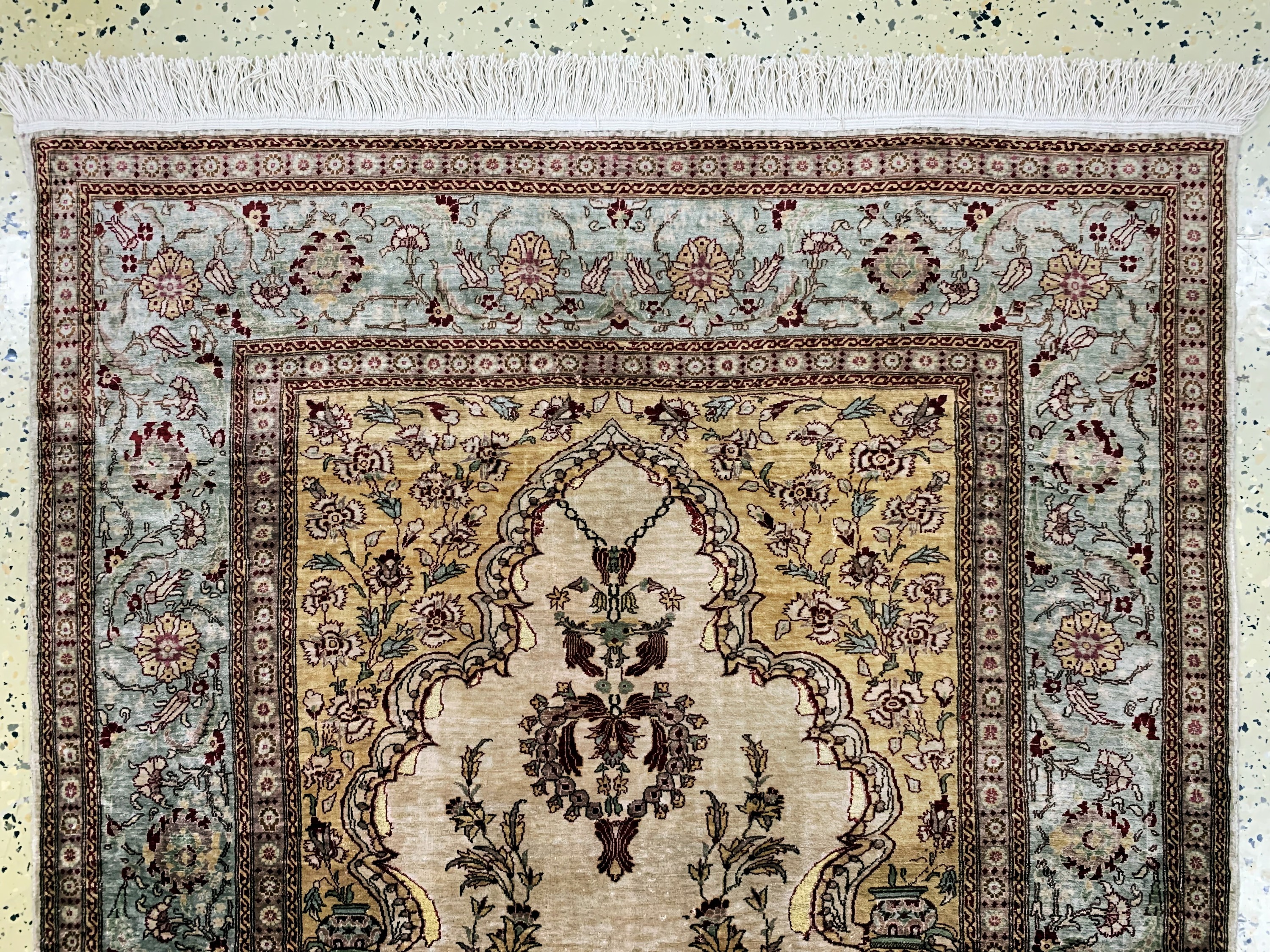 Detail d: Hereke Seide Sehr fein, Türkei, signiert, Mitte 20.Jhd, reine Naturseide, Metallbroschiert, ca. 137 x 100 cm, ca. 1,2 Mio Kn/qm, EHZ: 1-2