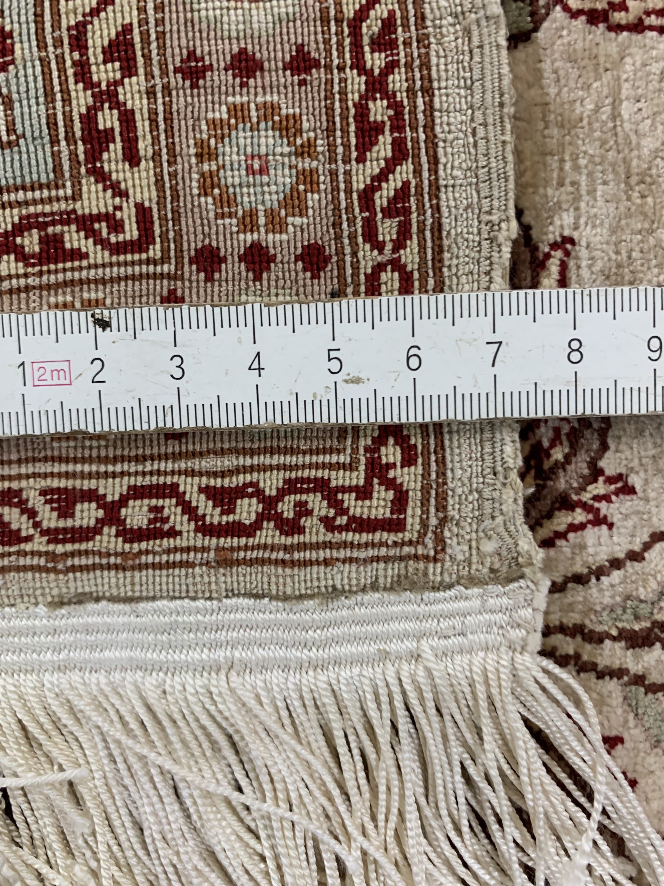 Detail g: Hereke Seide Sehr fein, Türkei, signiert, Mitte 20.Jhd, reine Naturseide, Metallbroschiert, ca. 137 x 100 cm, ca. 1,2 Mio Kn/qm, EHZ: 1-2