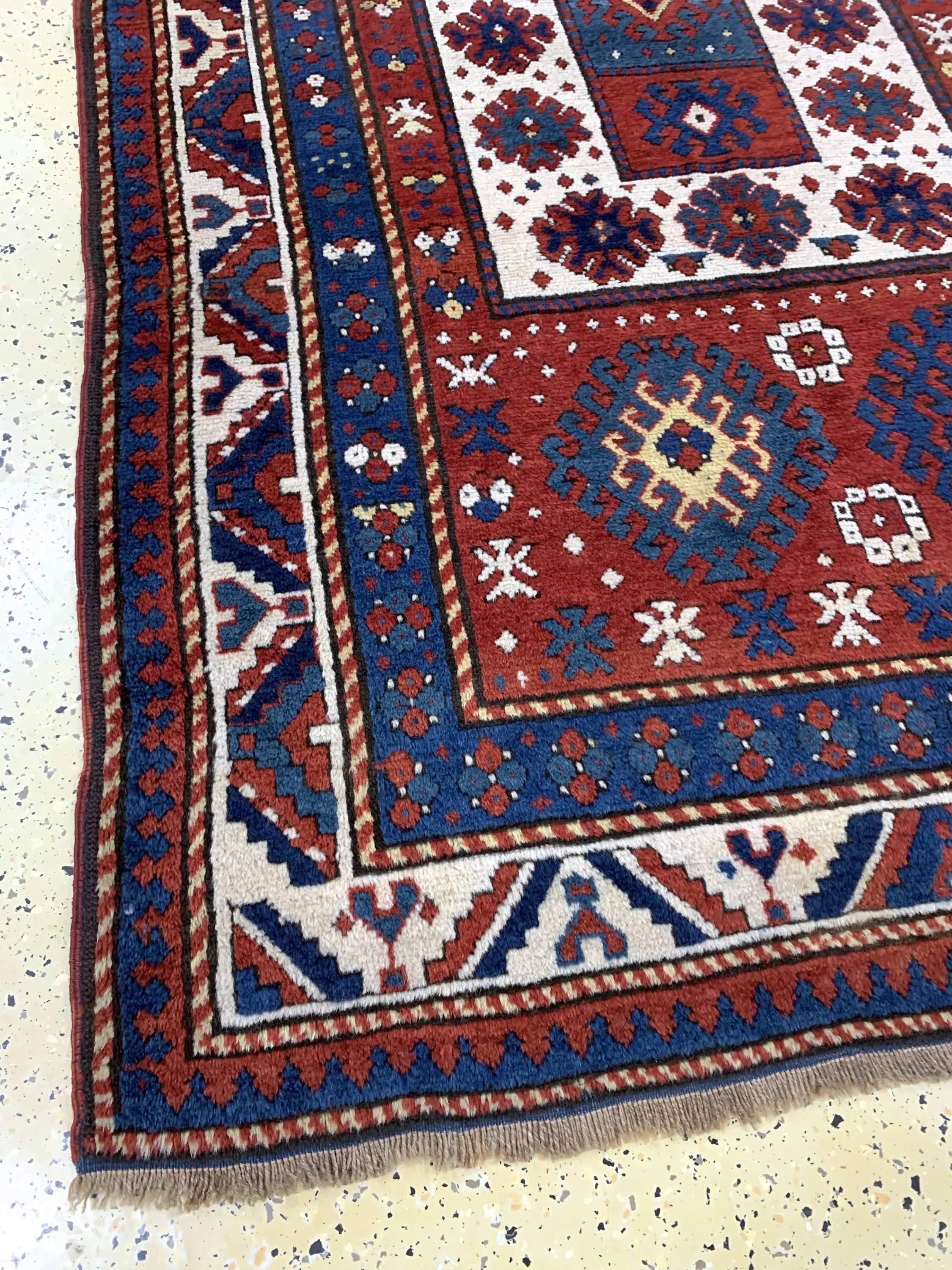Detail b: "Bordjalou"Kazak antik, Kaukasus, um 1900, Wolle auf Wolle, ca. 230 x 140 cm, gereinigt, EHZ: 2