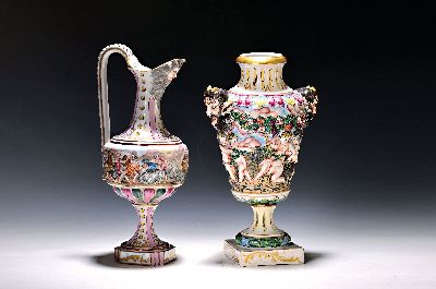 Image 26973518 - Vase und Kanne, wohl Capodimonte, Italien, um 1900 und 2. Hälfte 20. Jh., Porzellan ...