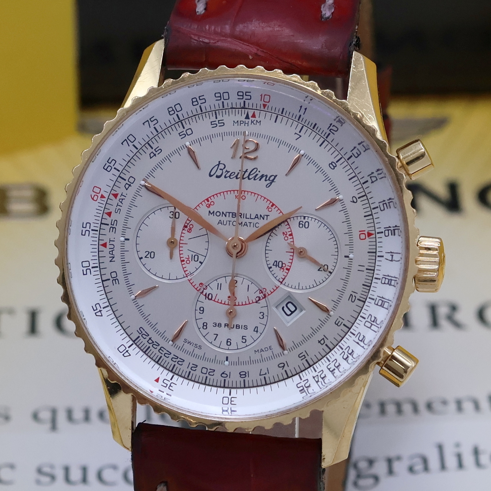 Detail a: BREITLING Navitimer Montbrillant Chronometer Herrenchronograph in GG 750/000 Referenz H41330, Schweiz verk. lt. beil. Pap. 02/2007, Automatik, Boden ...