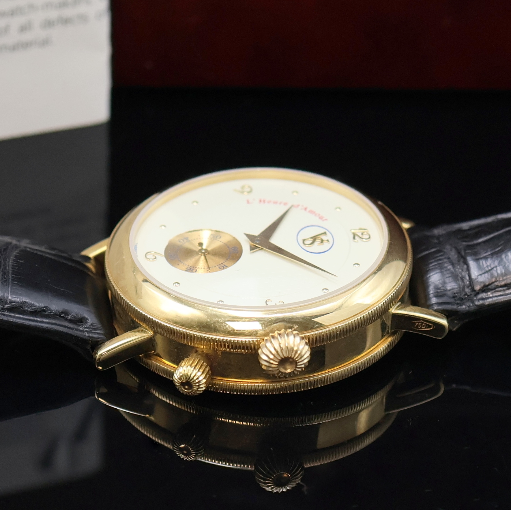 Detail b: VALUE SWISS auf 99 Stück limitierte Herrenarmbanduhr Serie L'heure D`Amour in GG 750/000, Handaufzug, Schweiz um 2000, massiv GG 750/000 inkl. ...
